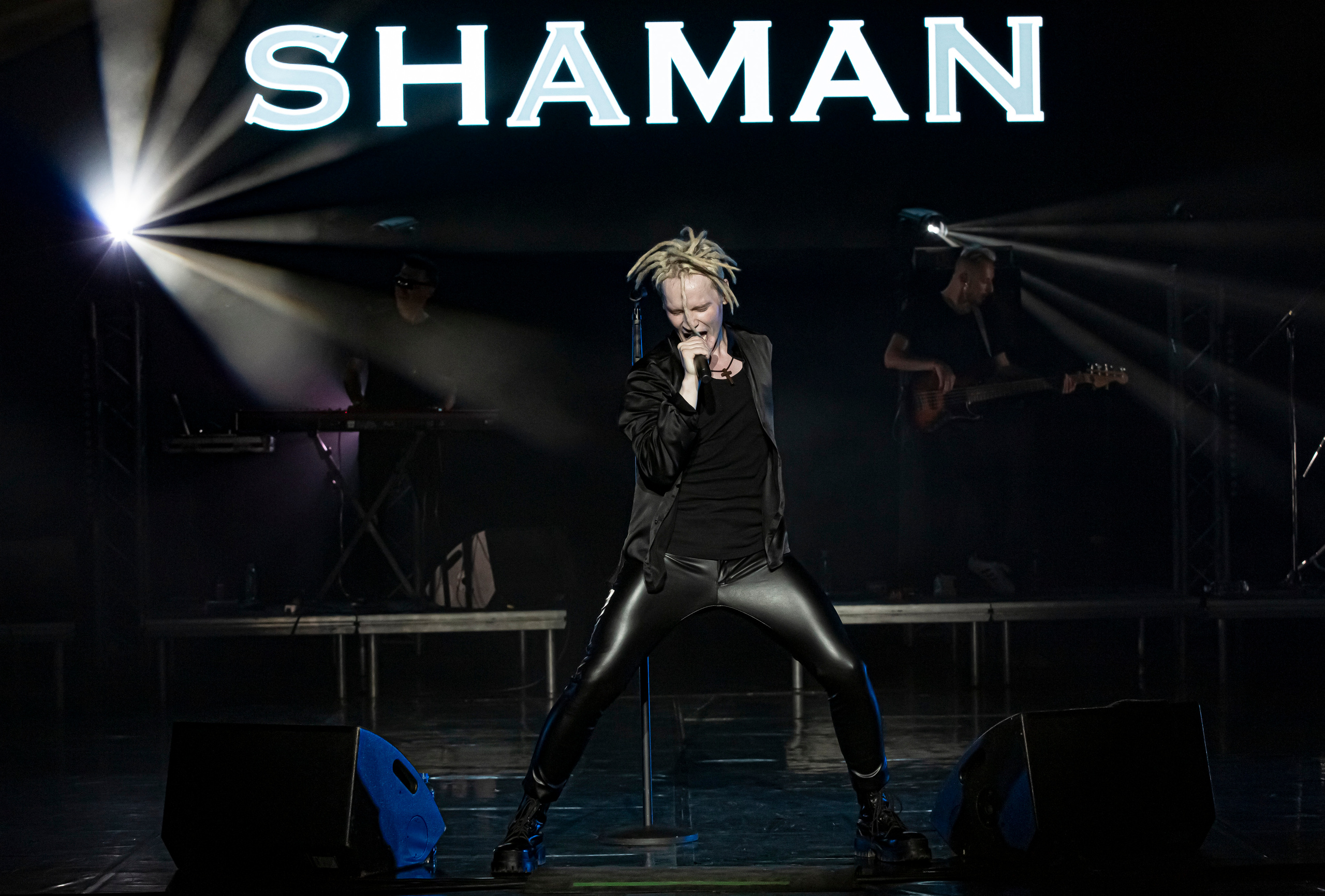 SHAMAN — 1 СОЛЬНИК В СОЧИ, ЗИМНИЙ ТЕАТР. Фотограф в Сочи Юрий Шептаев