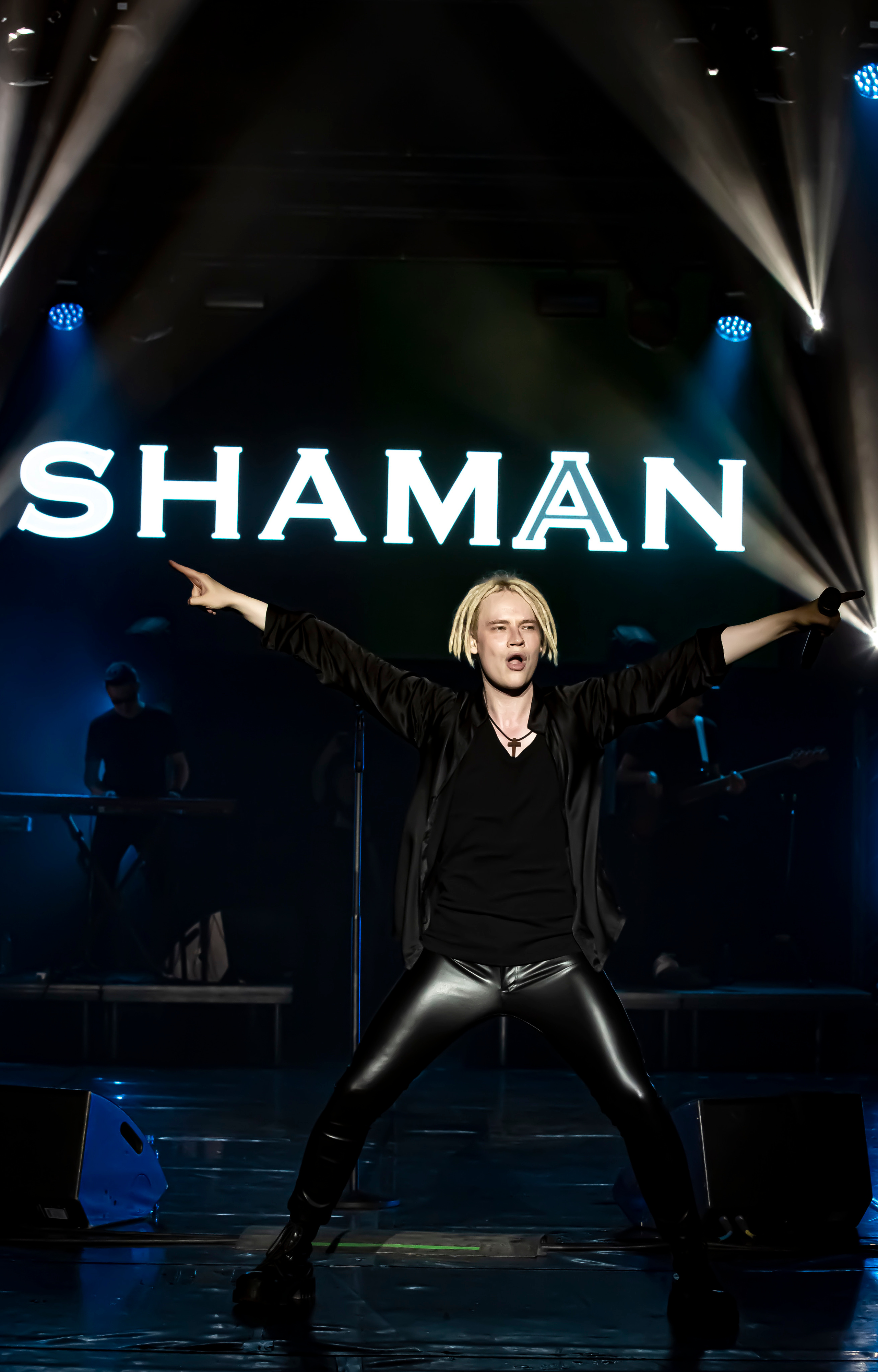 SHAMAN — 1 СОЛЬНИК В СОЧИ, ЗИМНИЙ ТЕАТР. Фотограф в Сочи Юрий Шептаев