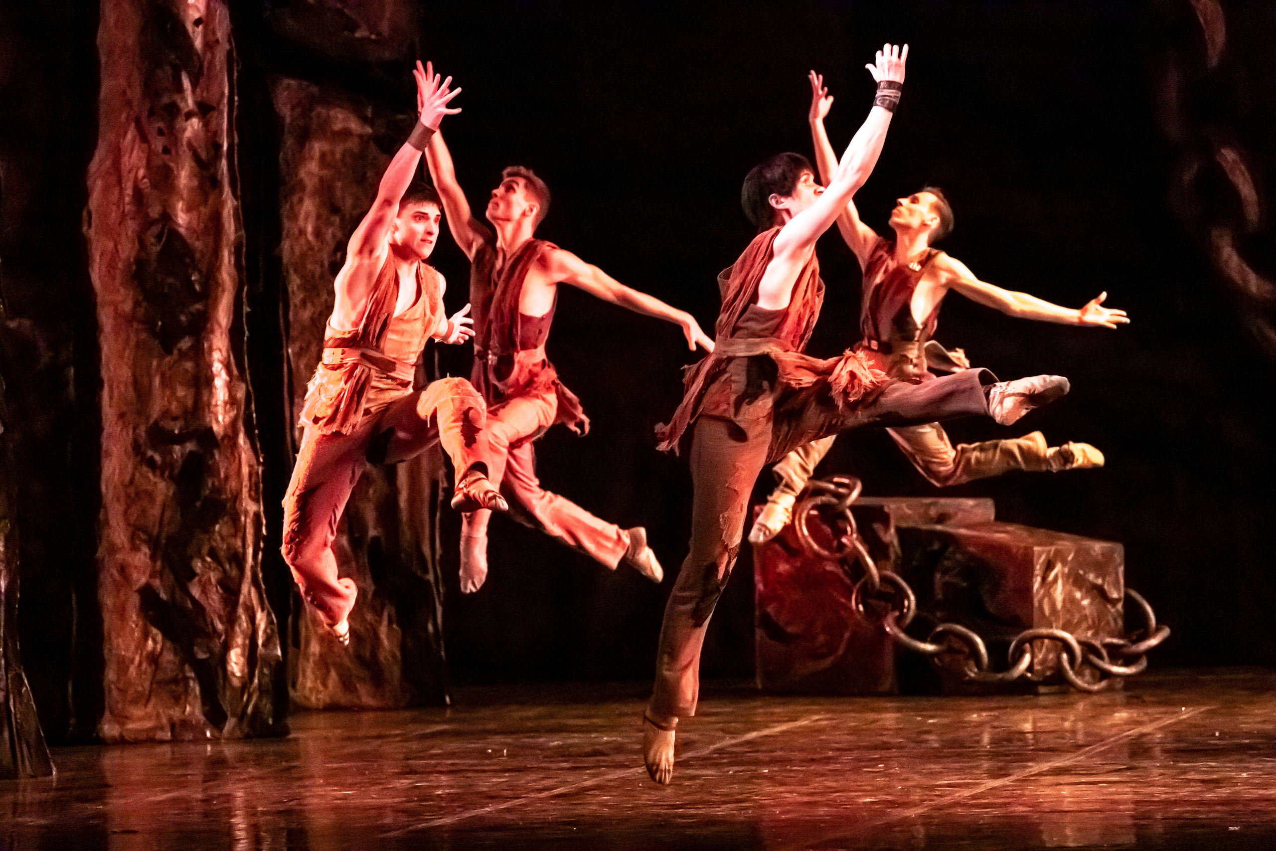 Балет Юрия Григоровича «Спартак» на сцене Зимнего театра г. Сочи. Фотограф в Сочи Юрий Шептаев