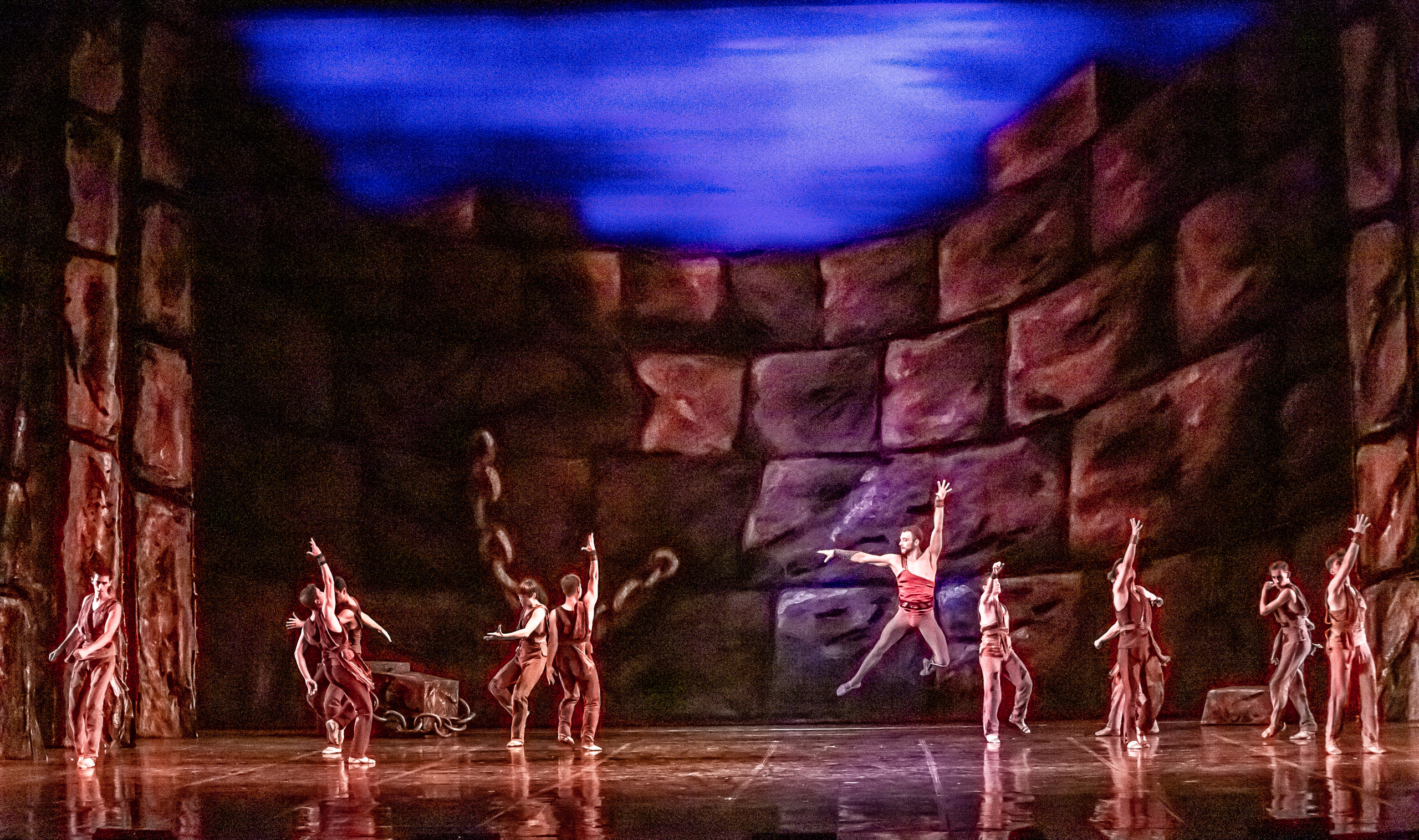 Балет Юрия Григоровича «Спартак» на сцене Зимнего театра г. Сочи. Фотограф в Сочи Юрий Шептаев