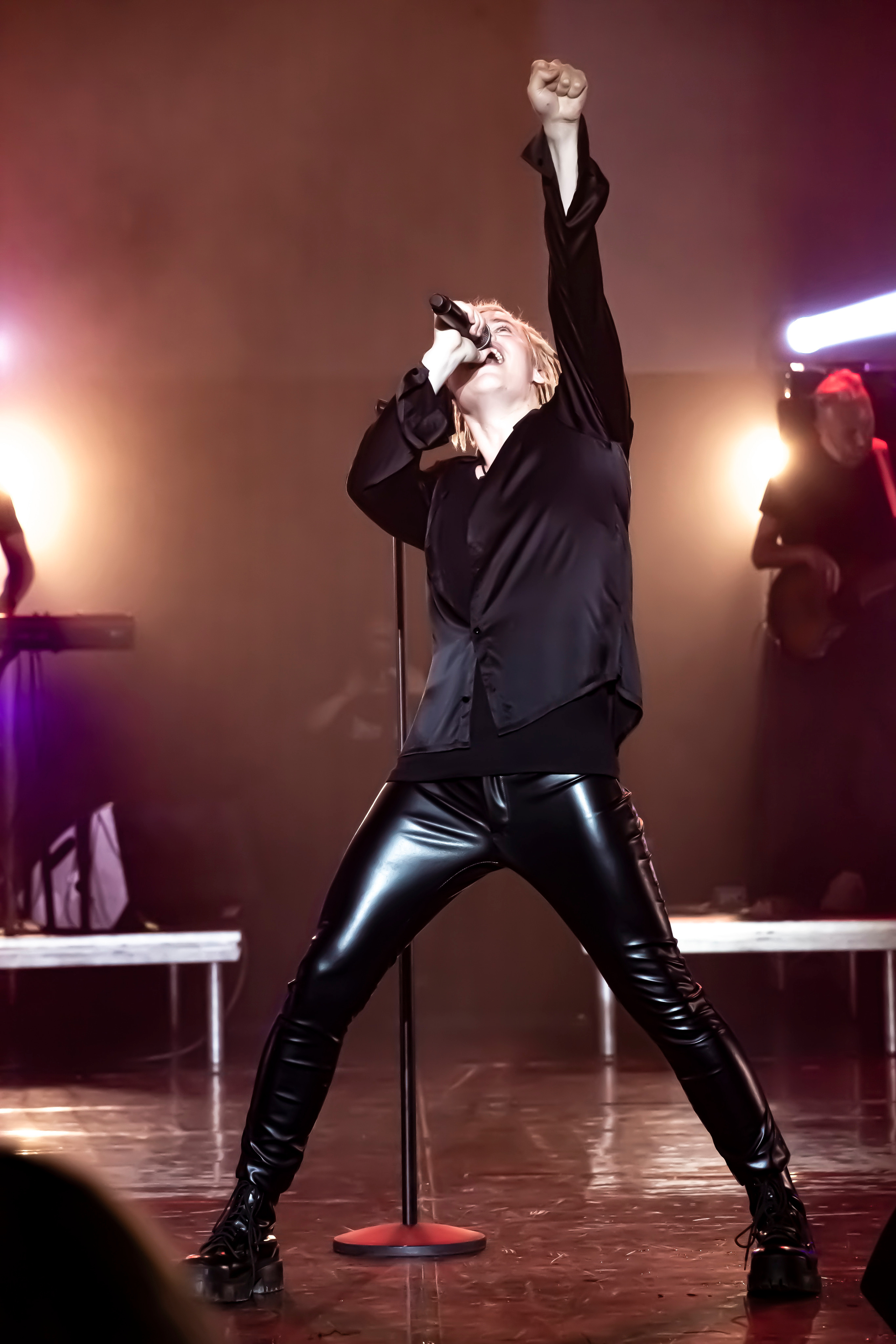 SHAMAN — 1 СОЛЬНИК В СОЧИ, ЗИМНИЙ ТЕАТР. Фотограф в Сочи Юрий Шептаев