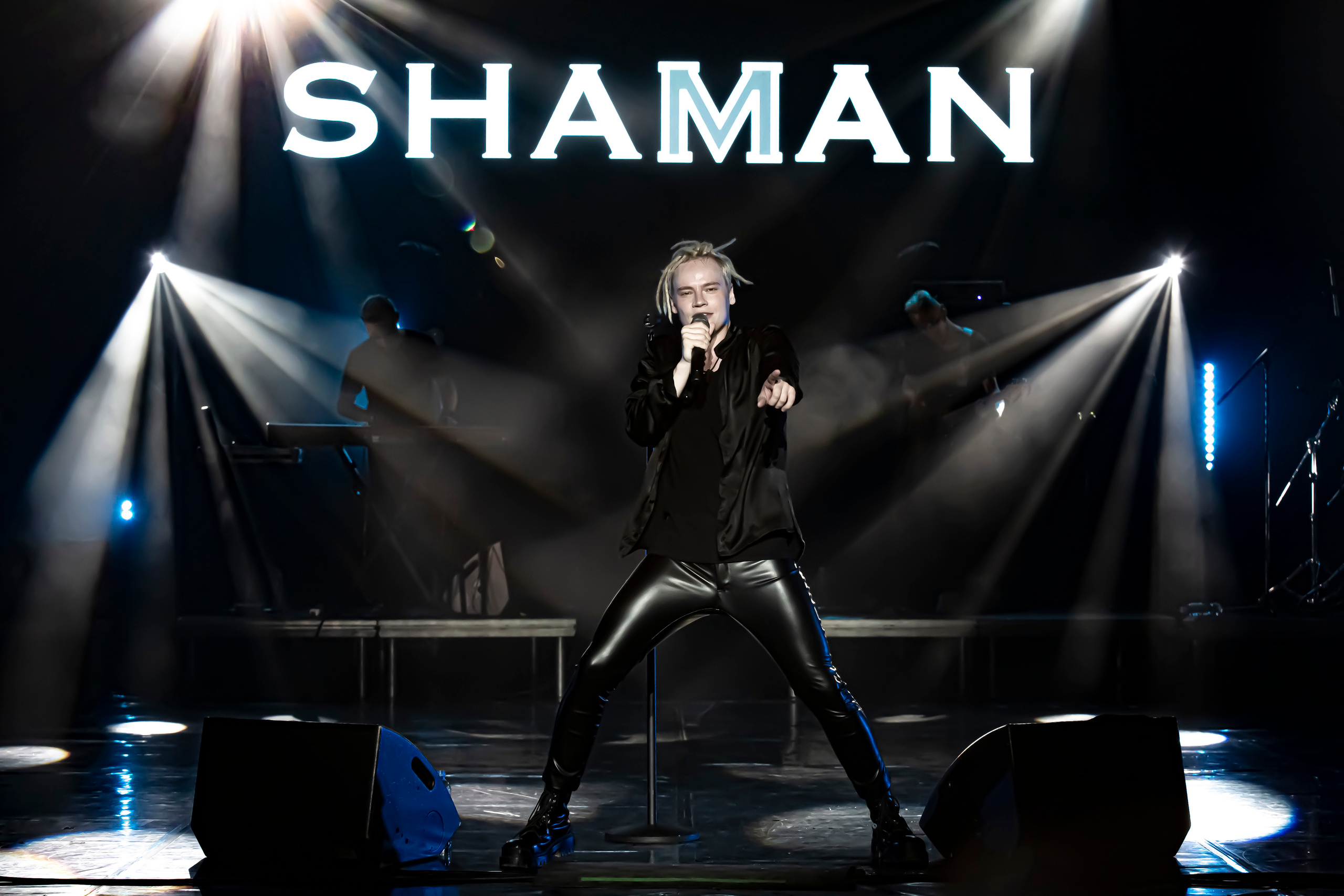 SHAMAN — 1 СОЛЬНИК В СОЧИ, ЗИМНИЙ ТЕАТР. Фотограф в Сочи Юрий Шептаев