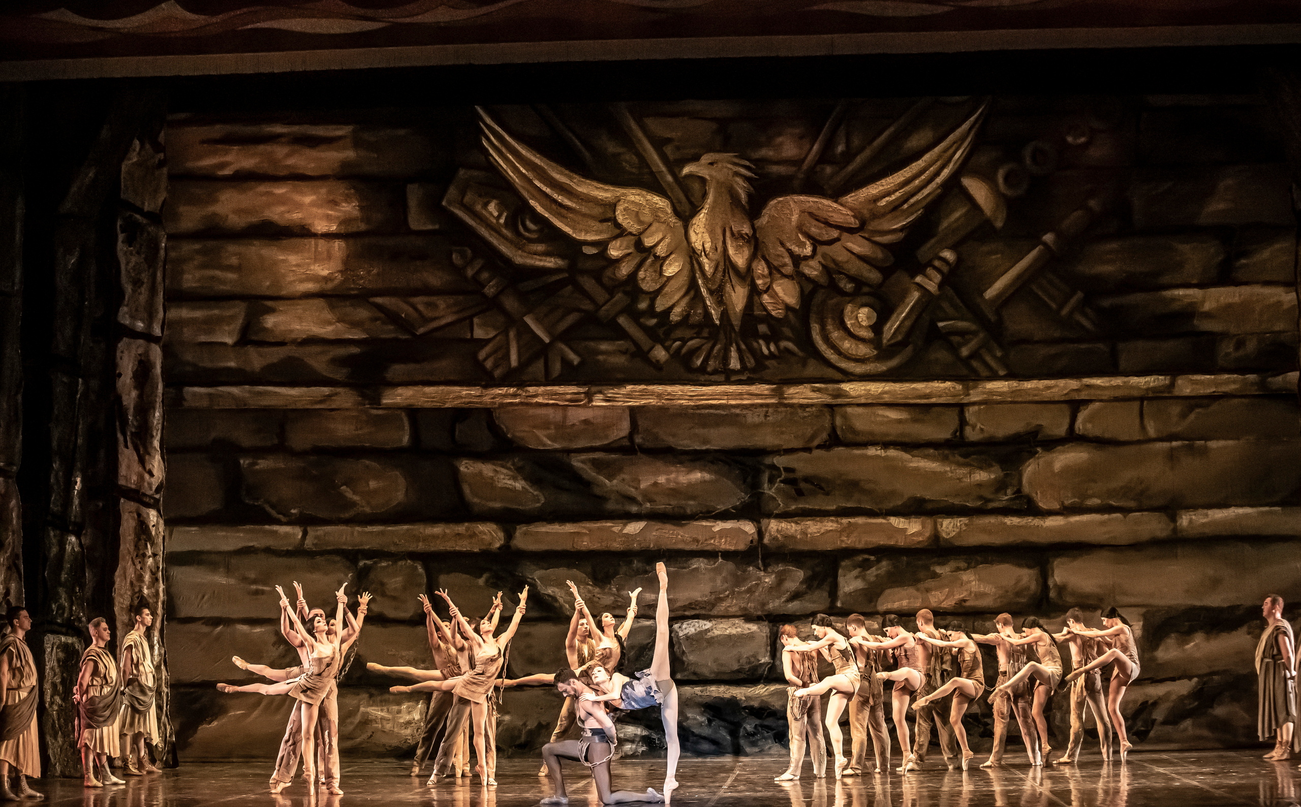 Балет Юрия Григоровича «Спартак» на сцене Зимнего театра г. Сочи. Фотограф в Сочи Юрий Шептаев