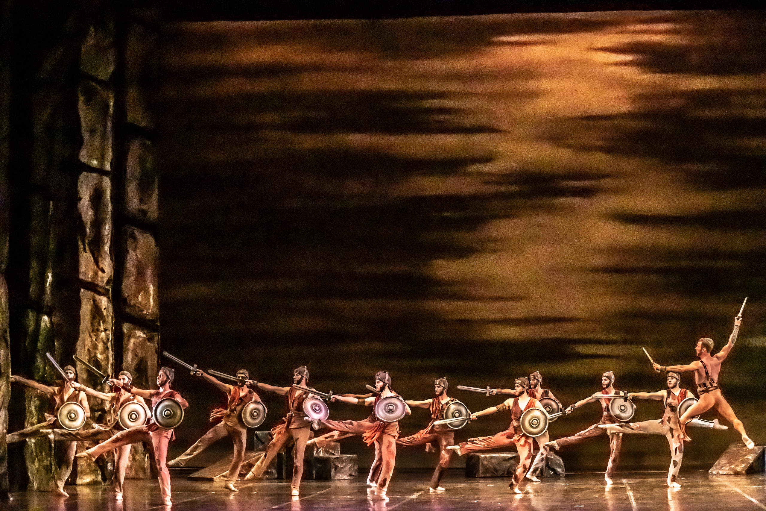 Балет Юрия Григоровича «Спартак» на сцене Зимнего театра г. Сочи. Фотограф в Сочи Юрий Шептаев