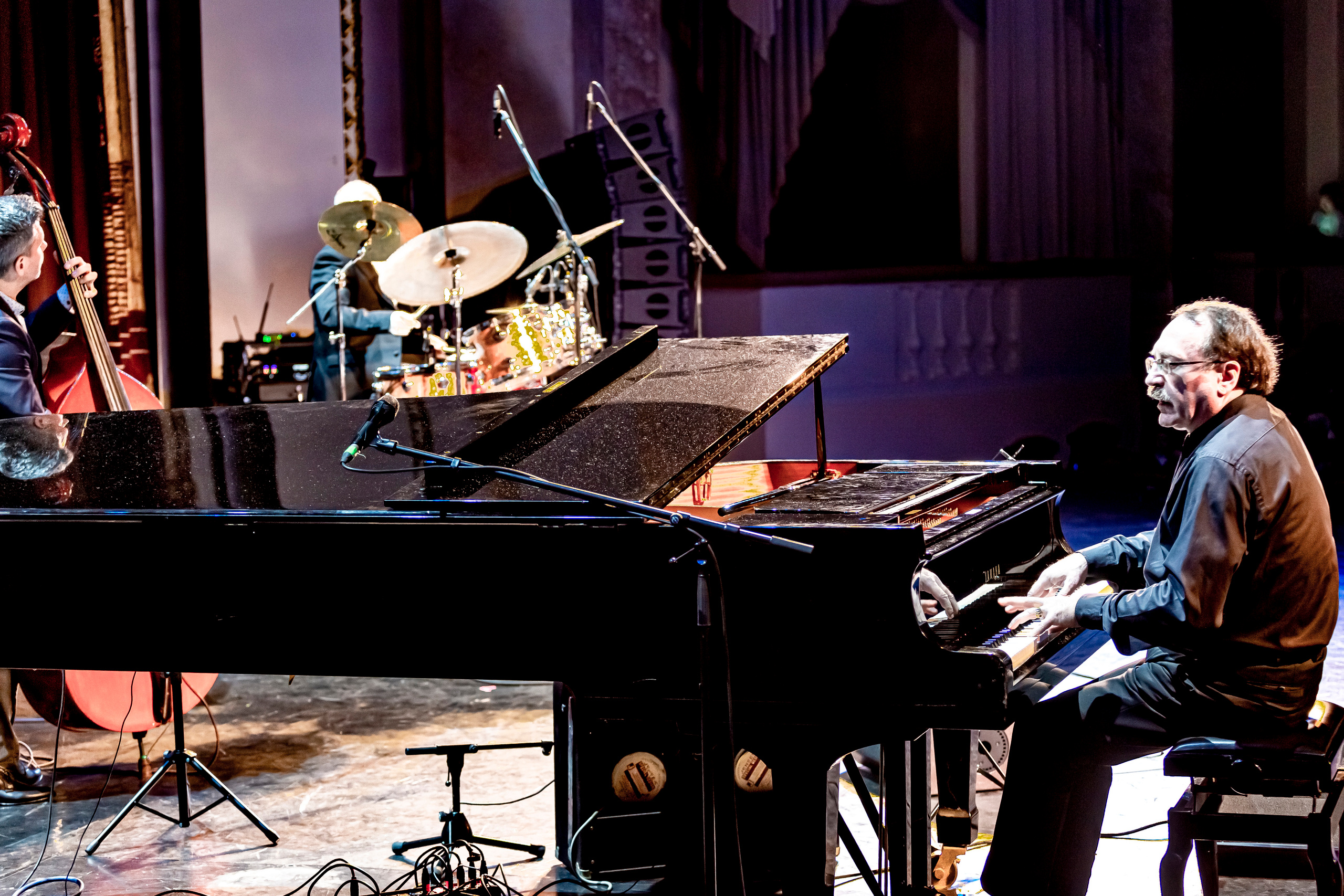 СТОЛЕТИЕ РУССКОГО ДЖАЗА галаконцерт в Зимнем театре г. Сочи. Фотограф в Сочи Юрий Шептаев