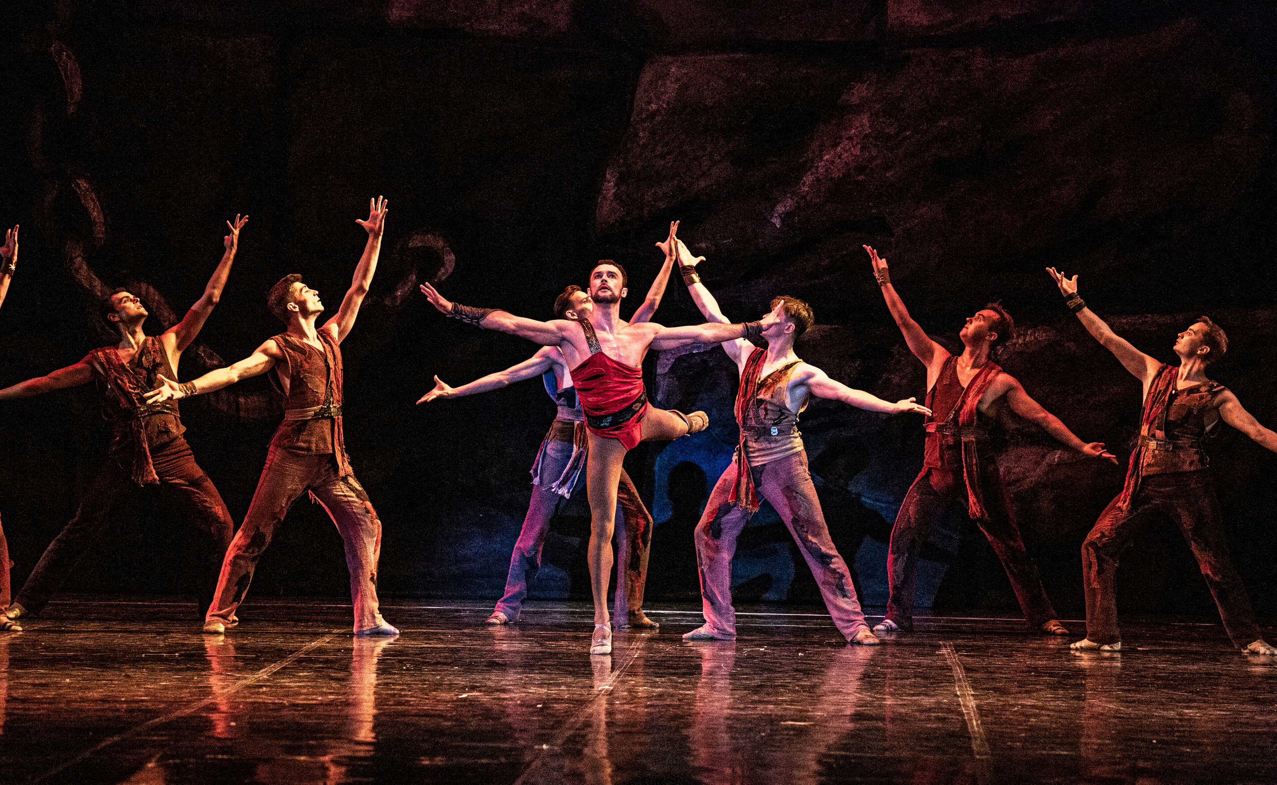 Балет Юрия Григоровича «Спартак» на сцене Зимнего театра г. Сочи. Фотограф в Сочи Юрий Шептаев