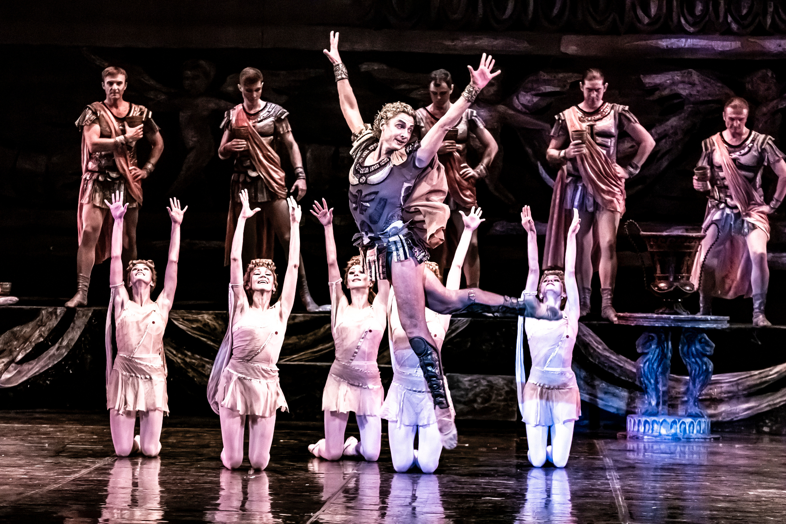 Балет Юрия Григоровича «Спартак» на сцене Зимнего театра г. Сочи. Фотограф в Сочи Юрий Шептаев