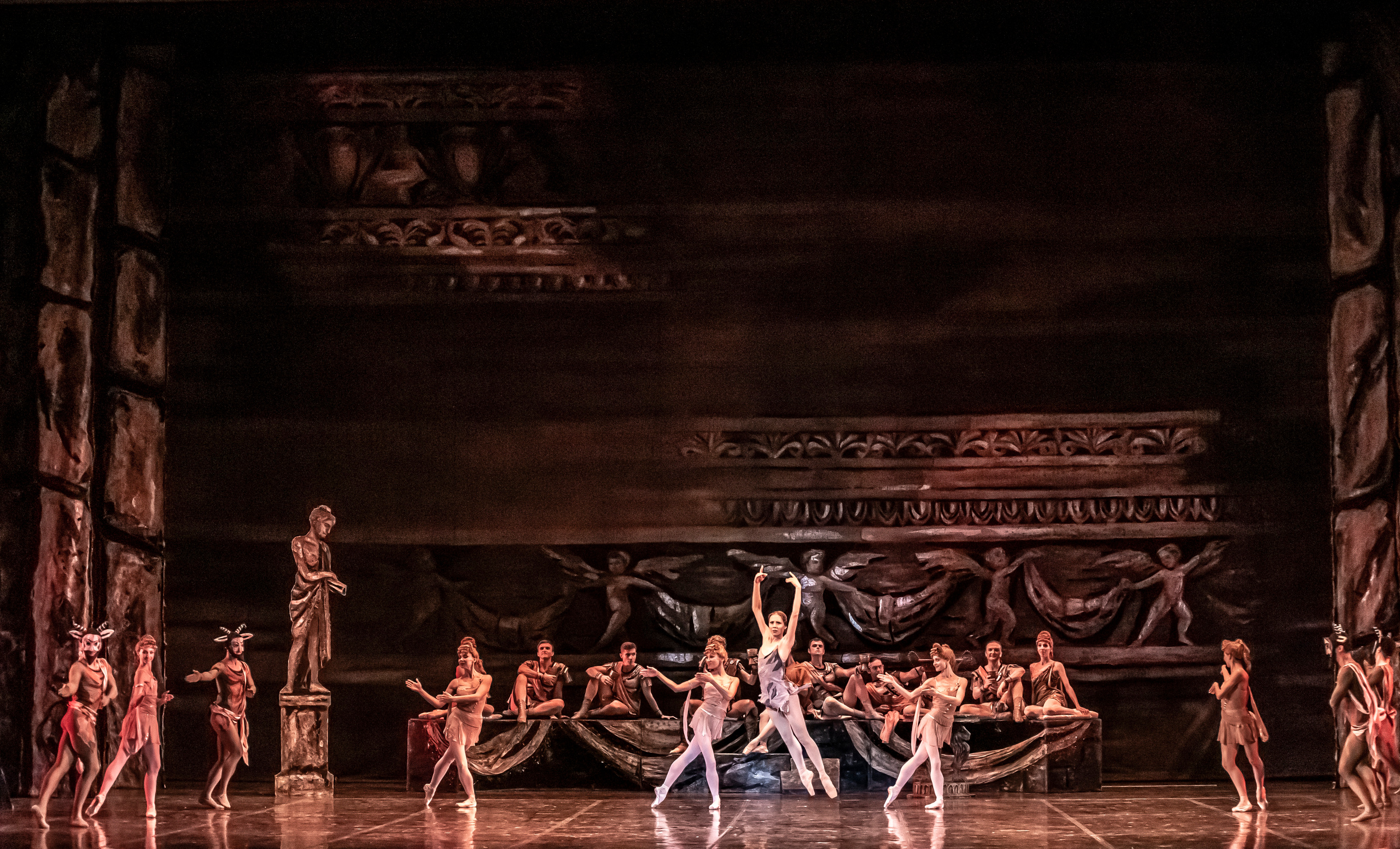 Балет Юрия Григоровича «Спартак» на сцене Зимнего театра г. Сочи. Фотограф в Сочи Юрий Шептаев