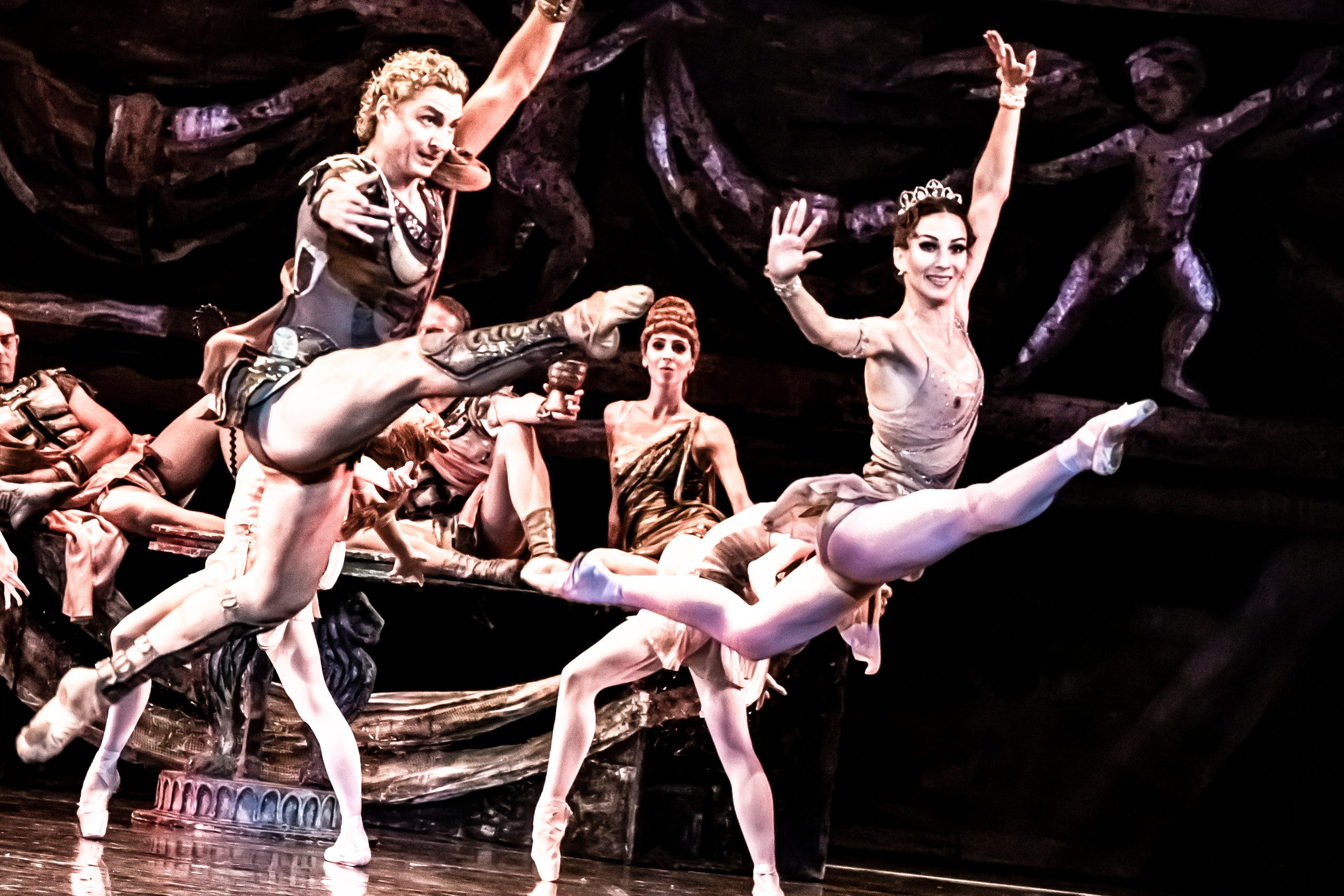 Балет Юрия Григоровича «Спартак» на сцене Зимнего театра г. Сочи. Фотограф в Сочи Юрий Шептаев