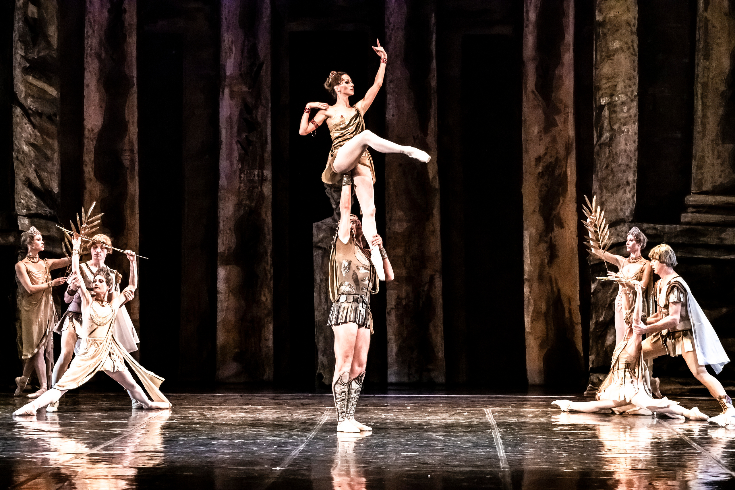 Балет Юрия Григоровича «Спартак» на сцене Зимнего театра г. Сочи. Фотограф в Сочи Юрий Шептаев