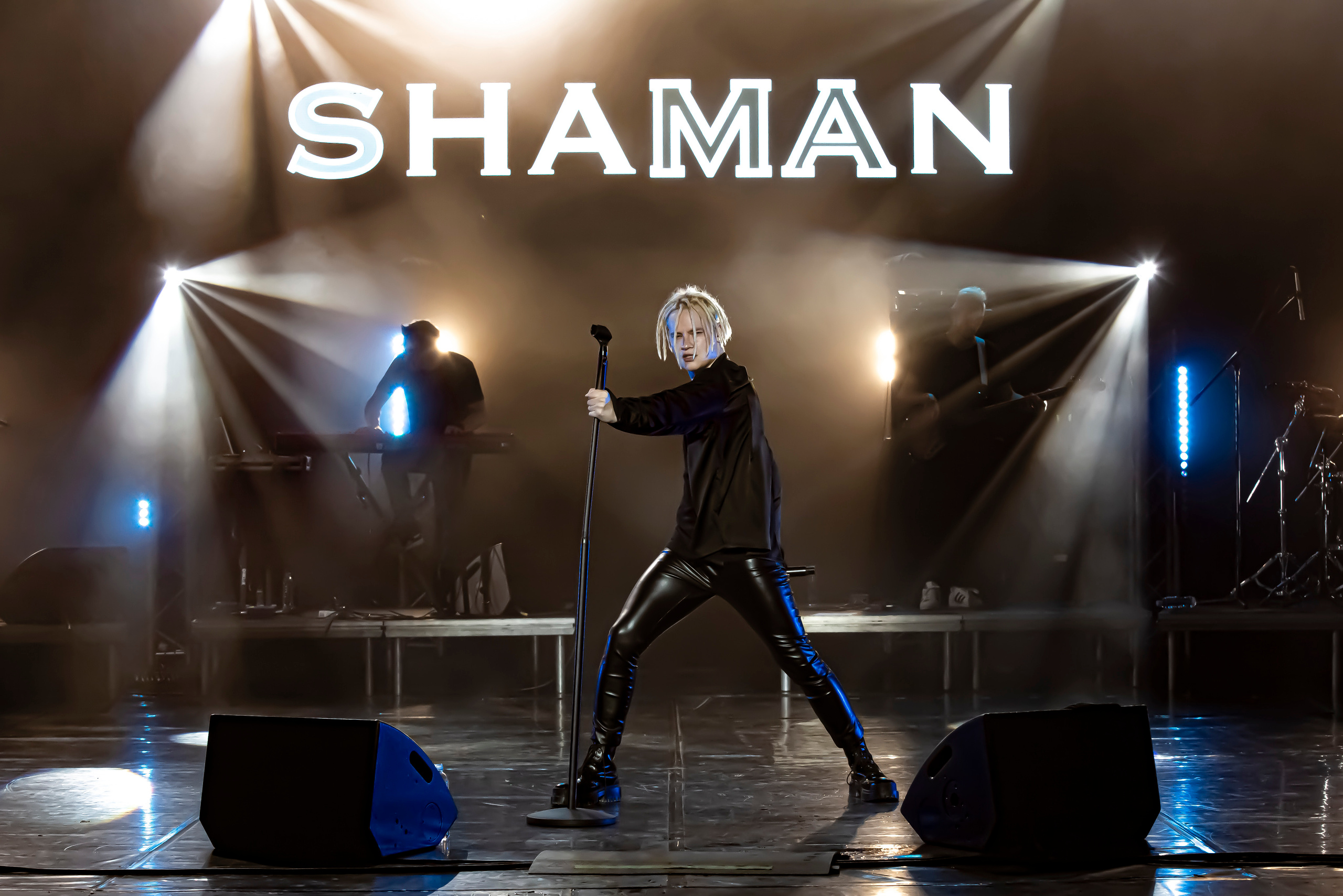 SHAMAN — 1 СОЛЬНИК В СОЧИ, ЗИМНИЙ ТЕАТР. Фотограф в Сочи Юрий Шептаев