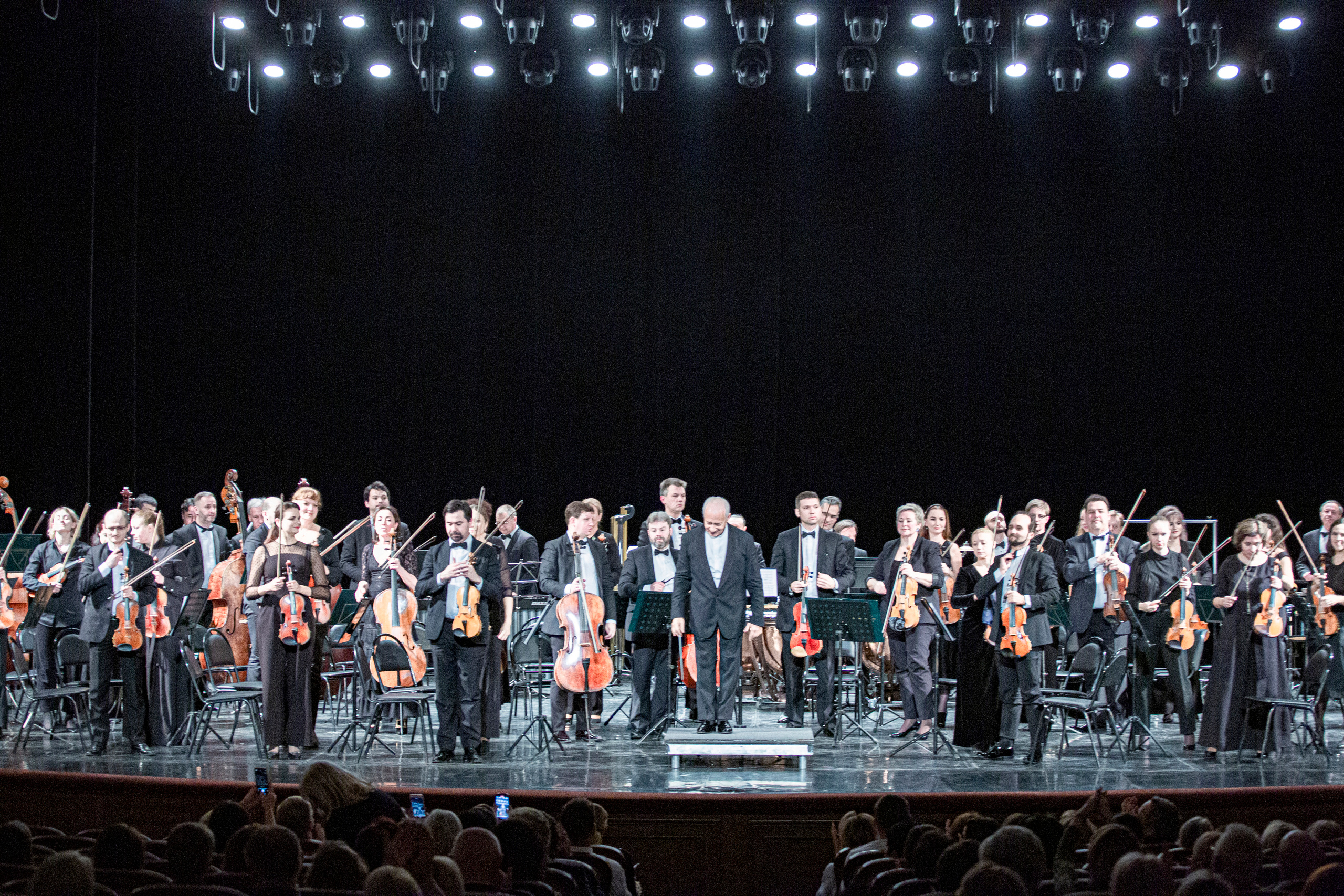Концерт в Зимнем театре Национального филармонического оркестра России. Фотограф в Сочи Юрий Шептаев