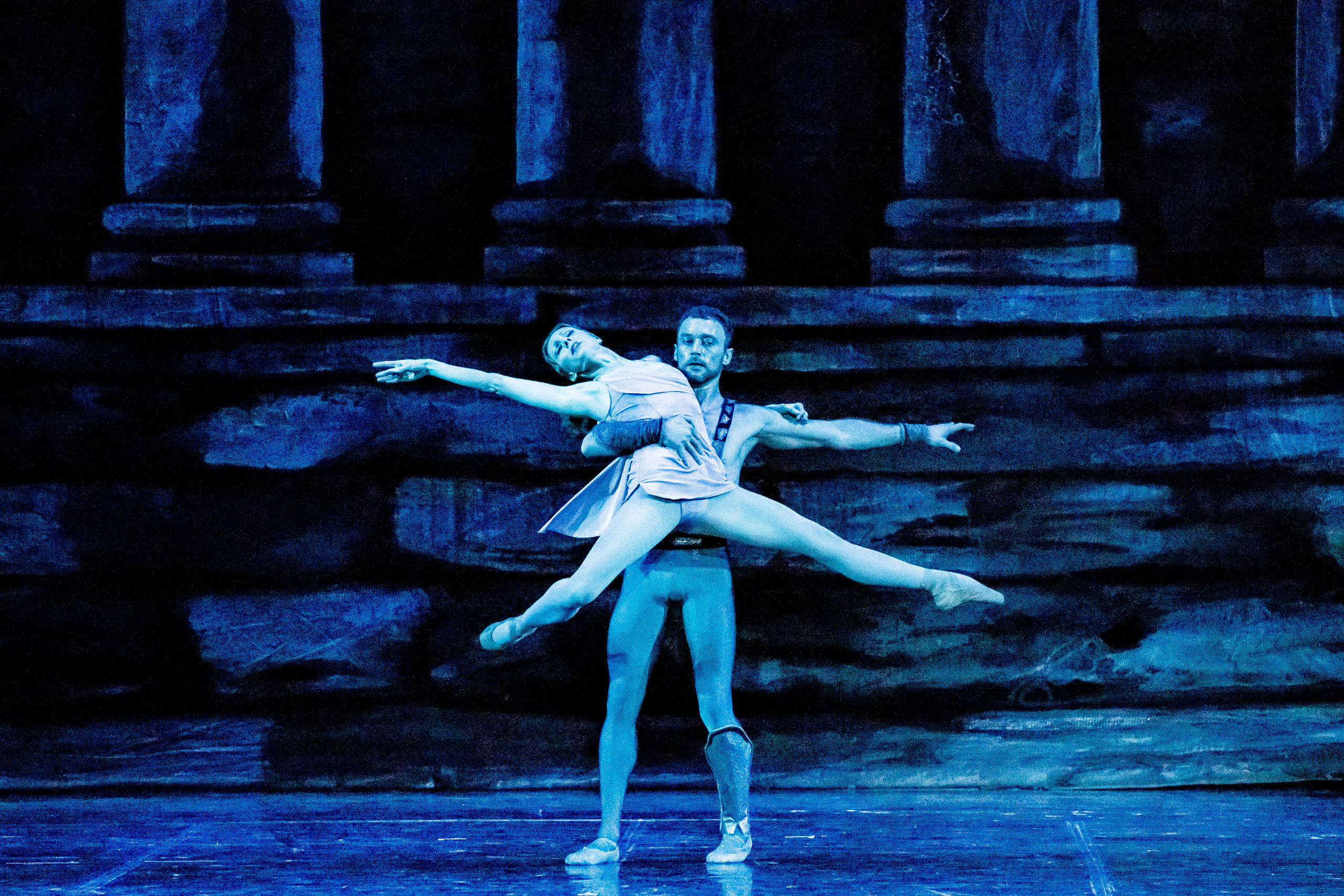 Балет Юрия Григоровича «Спартак» на сцене Зимнего театра г. Сочи. Фотограф в Сочи Юрий Шептаев