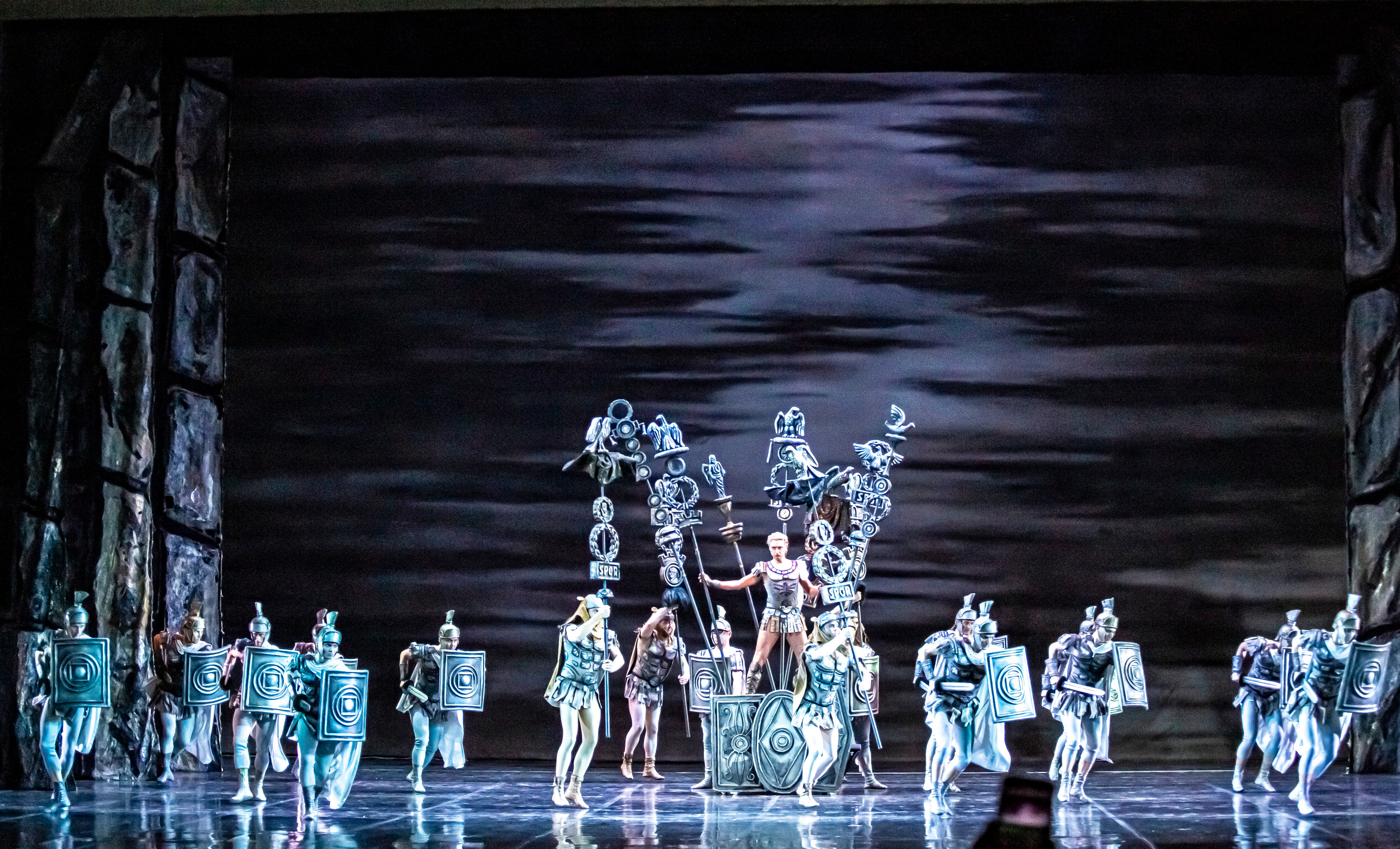 Балет Юрия Григоровича «Спартак» на сцене Зимнего театра г. Сочи. Фотограф в Сочи Юрий Шептаев