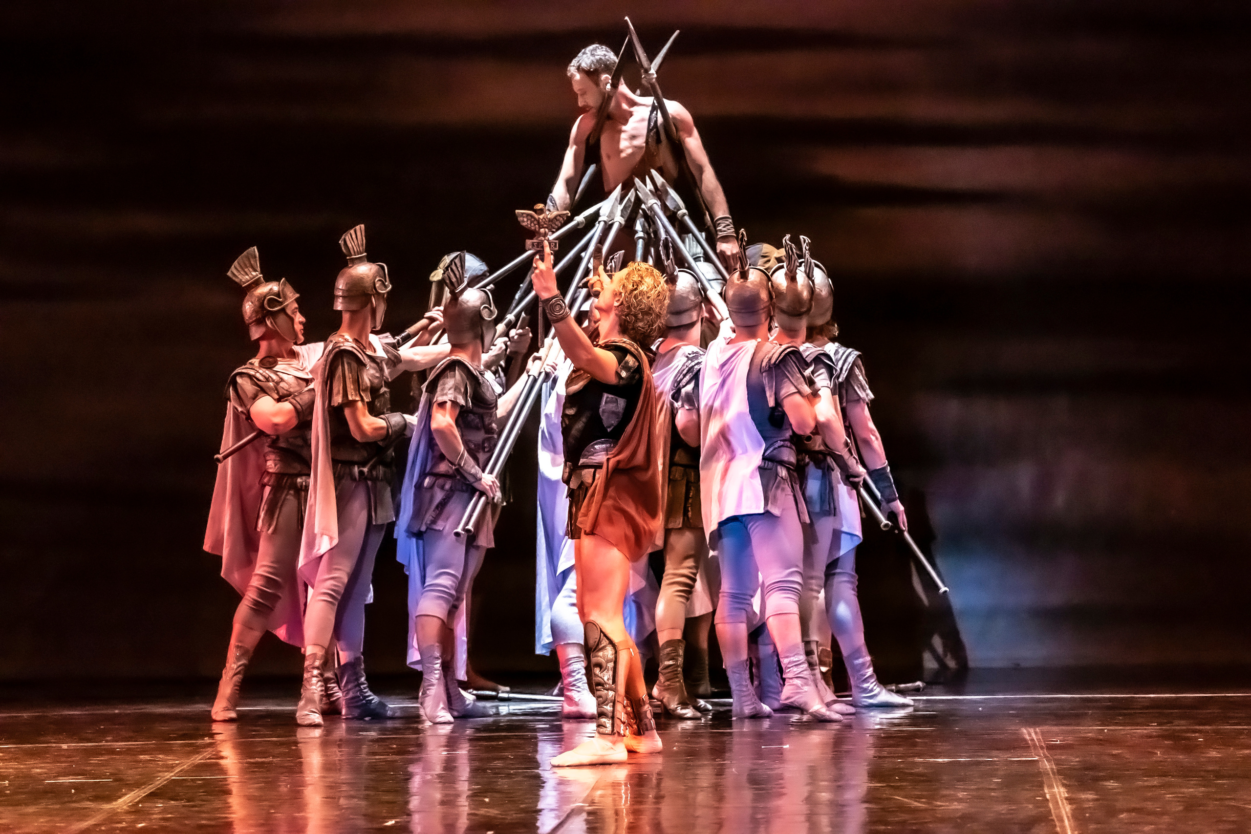 Балет Юрия Григоровича «Спартак» на сцене Зимнего театра г. Сочи. Фотограф в Сочи Юрий Шептаев