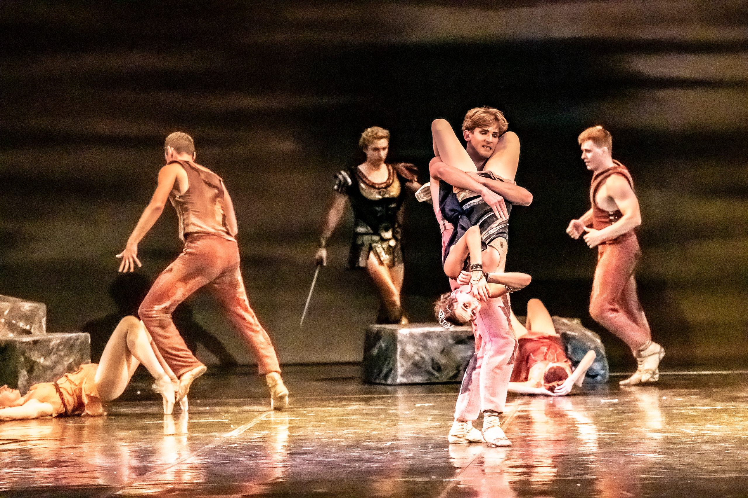 Балет Юрия Григоровича «Спартак» на сцене Зимнего театра г. Сочи. Фотограф в Сочи Юрий Шептаев