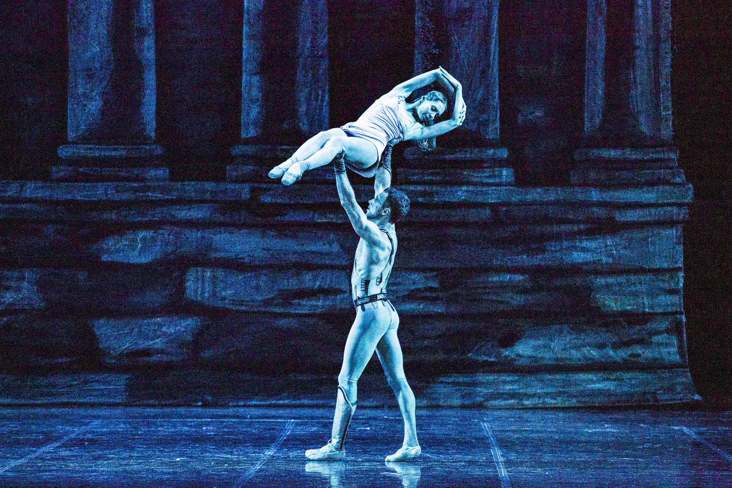 Балет Юрия Григоровича «Спартак» на сцене Зимнего театра г. Сочи. Фотограф в Сочи Юрий Шептаев