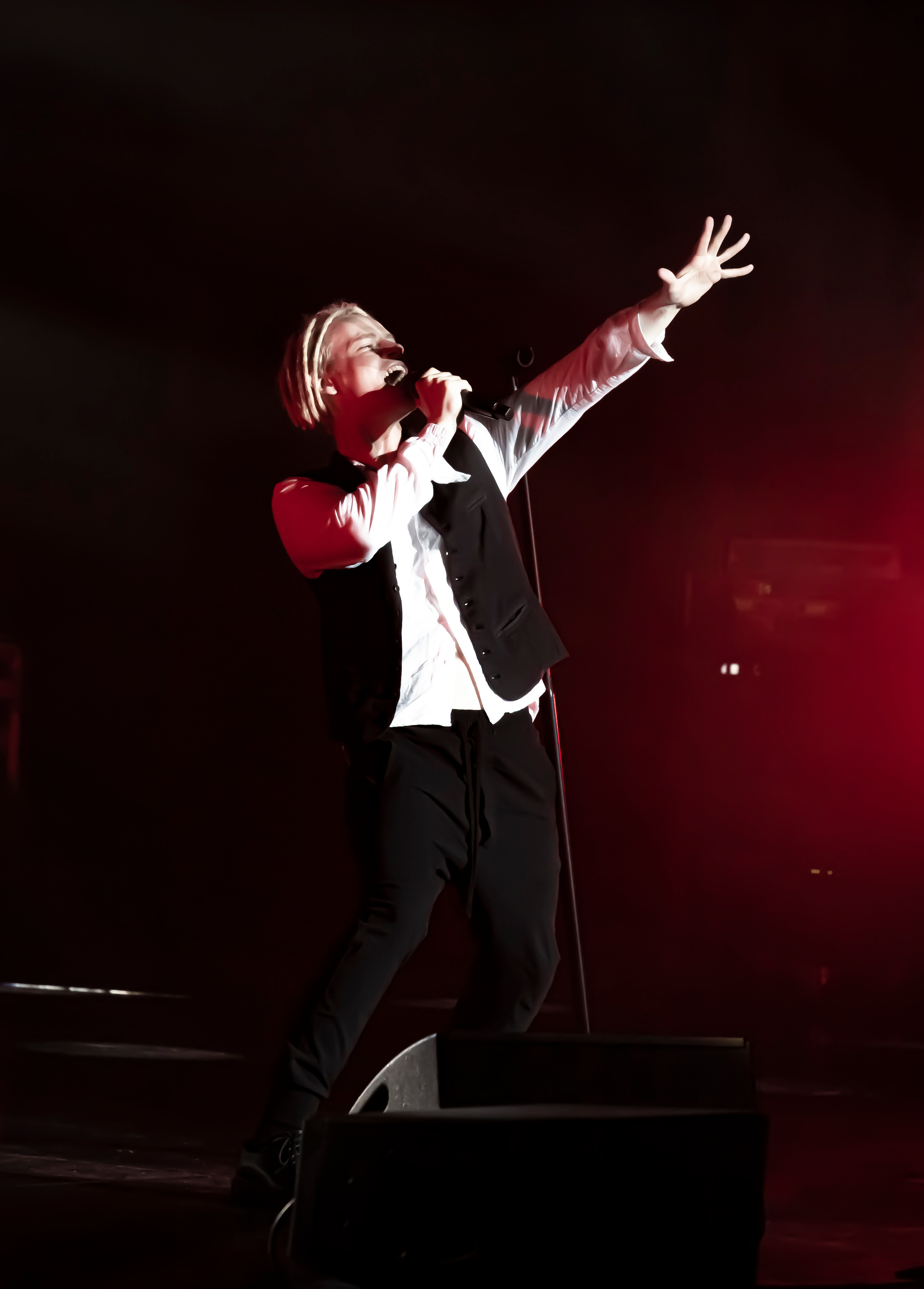 SHAMAN — 1 СОЛЬНИК В СОЧИ, ЗИМНИЙ ТЕАТР. Фотограф в Сочи Юрий Шептаев