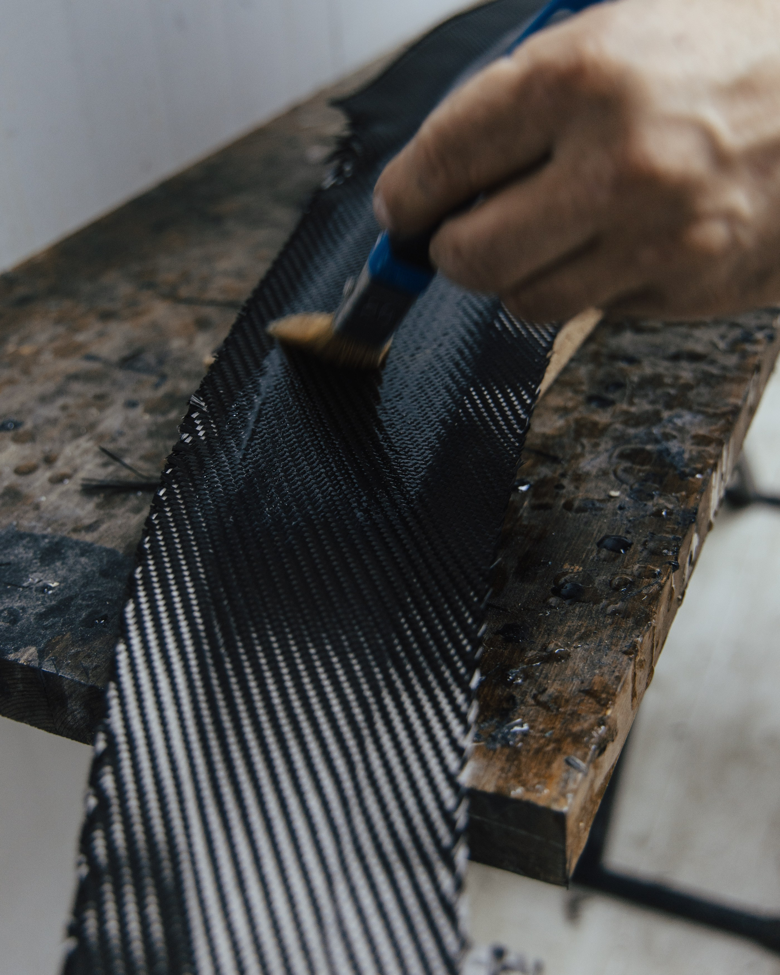 Lamborghini Urus ламинация карбоном вставок в капот, спойлеров, крышки багажника и зеркал. DeLorein