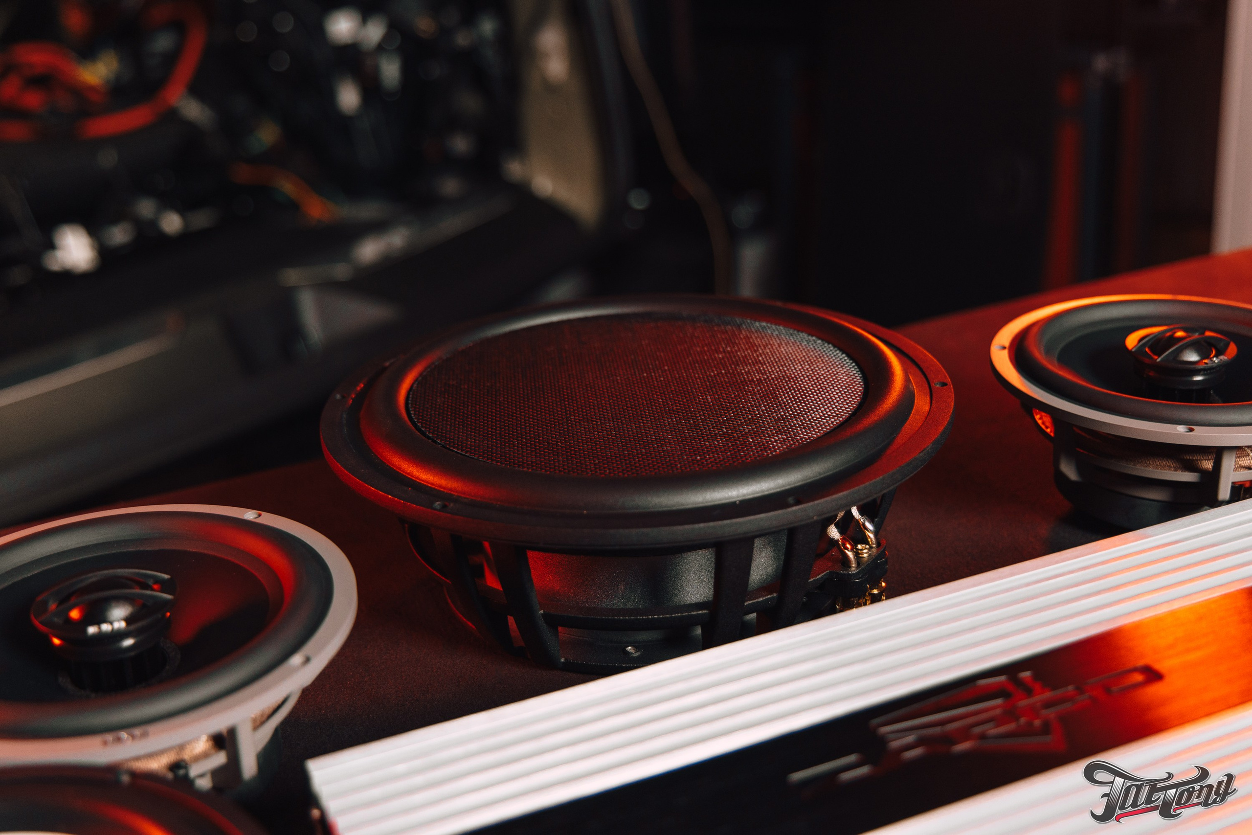 Cadillac Escalade V акустическая система. DeLorein