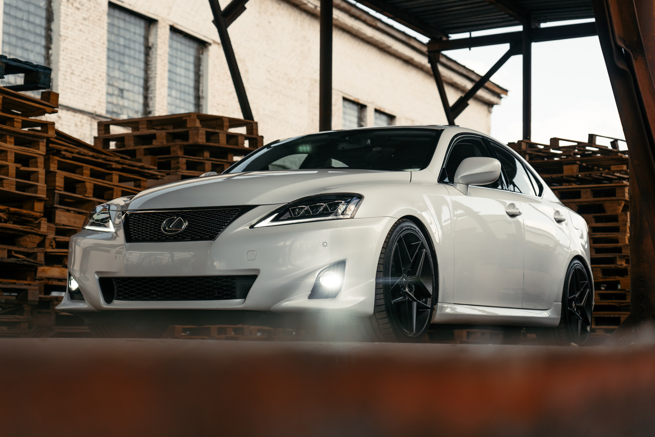 Lexus is250 sd_mov. DeLorein