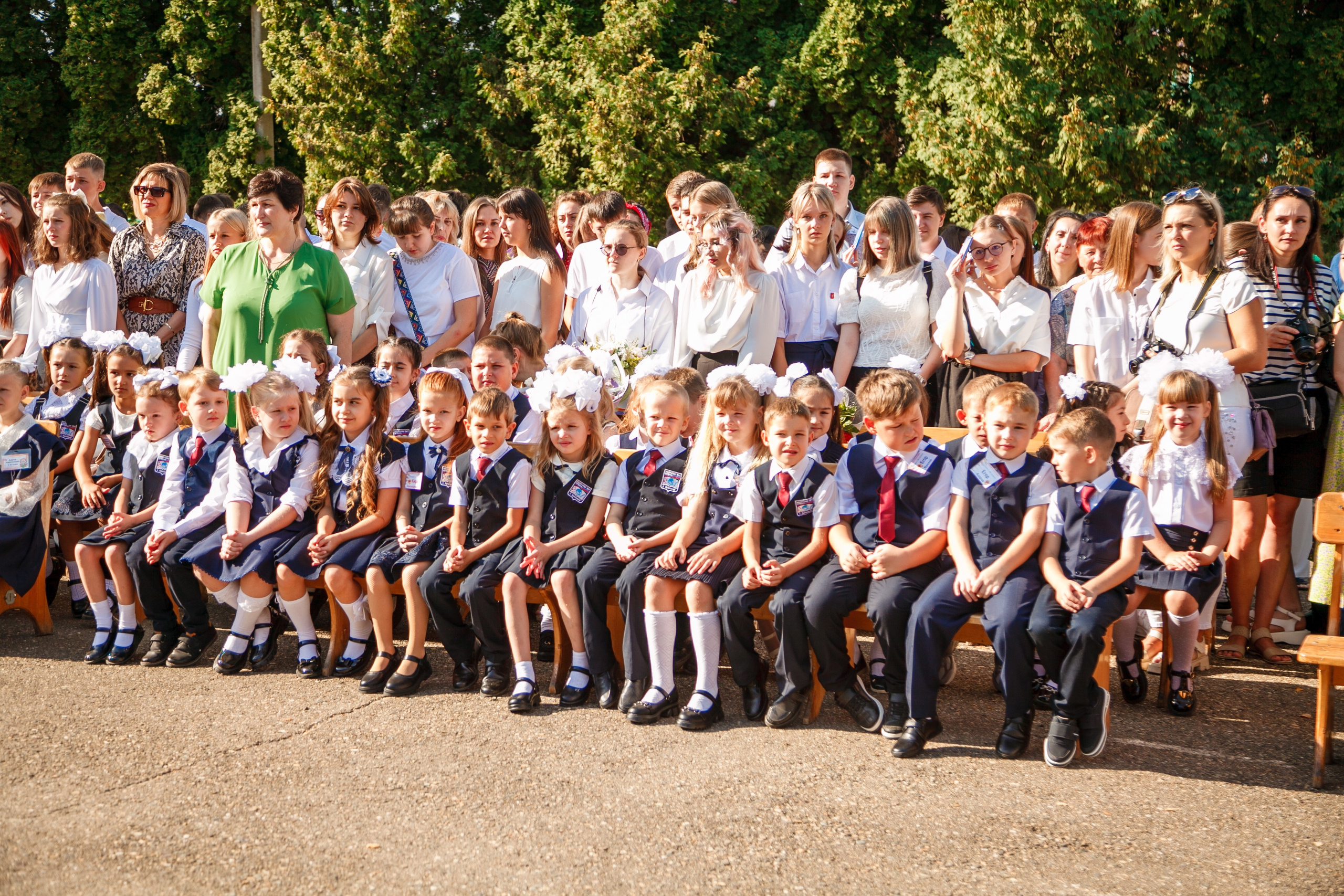 1 сентября линейка. Свадебный и семейный фотограф в Армавире