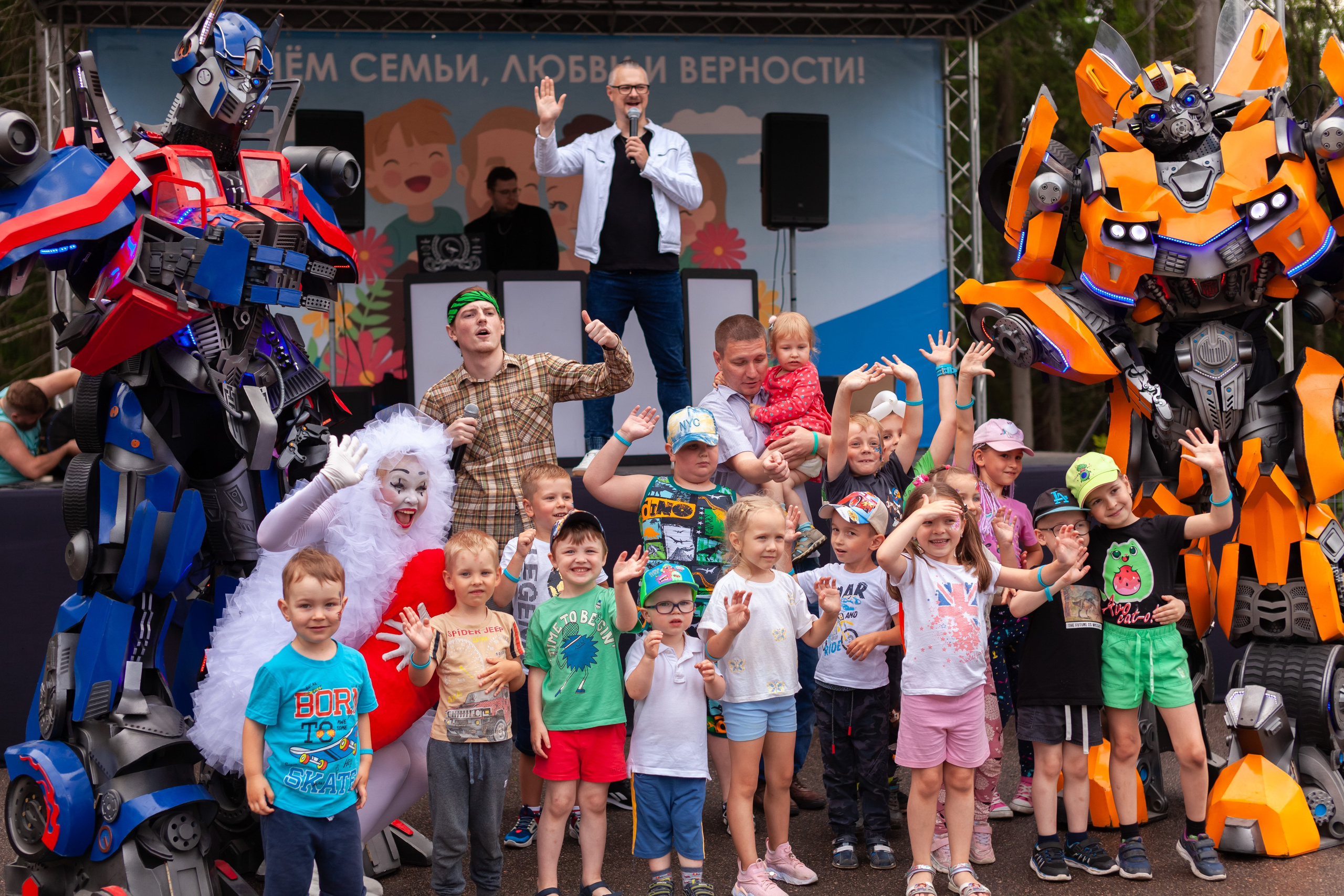 Ленгазспецстрой — День семьи. Двойняшки-фотографы Анна и Анастасия в Санкт-Петербурге