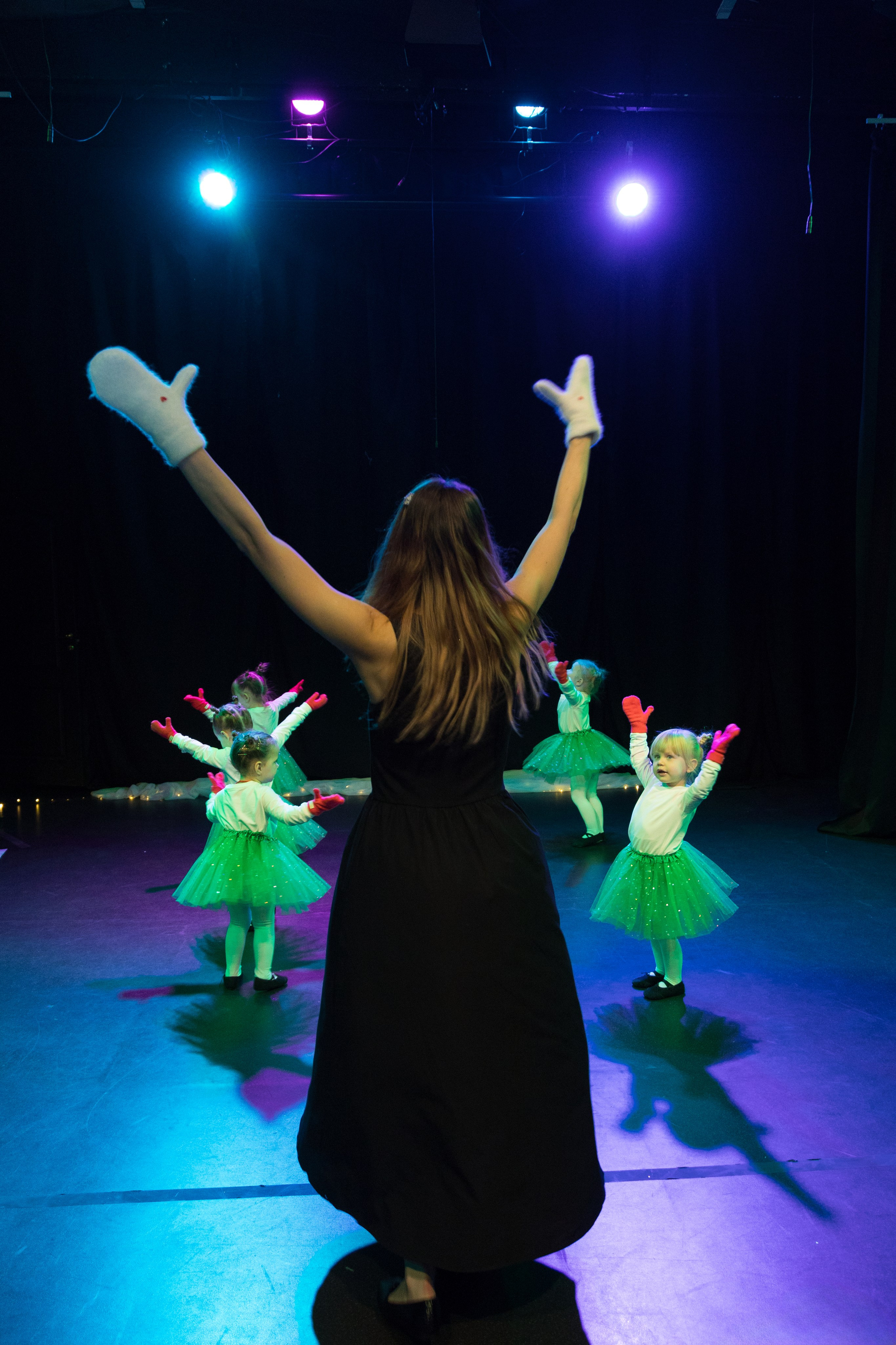 Отчетный танцевальный концерт детей 2-7 лет. Детский и контент фотограф Надя Волкова Санкт-Петербург