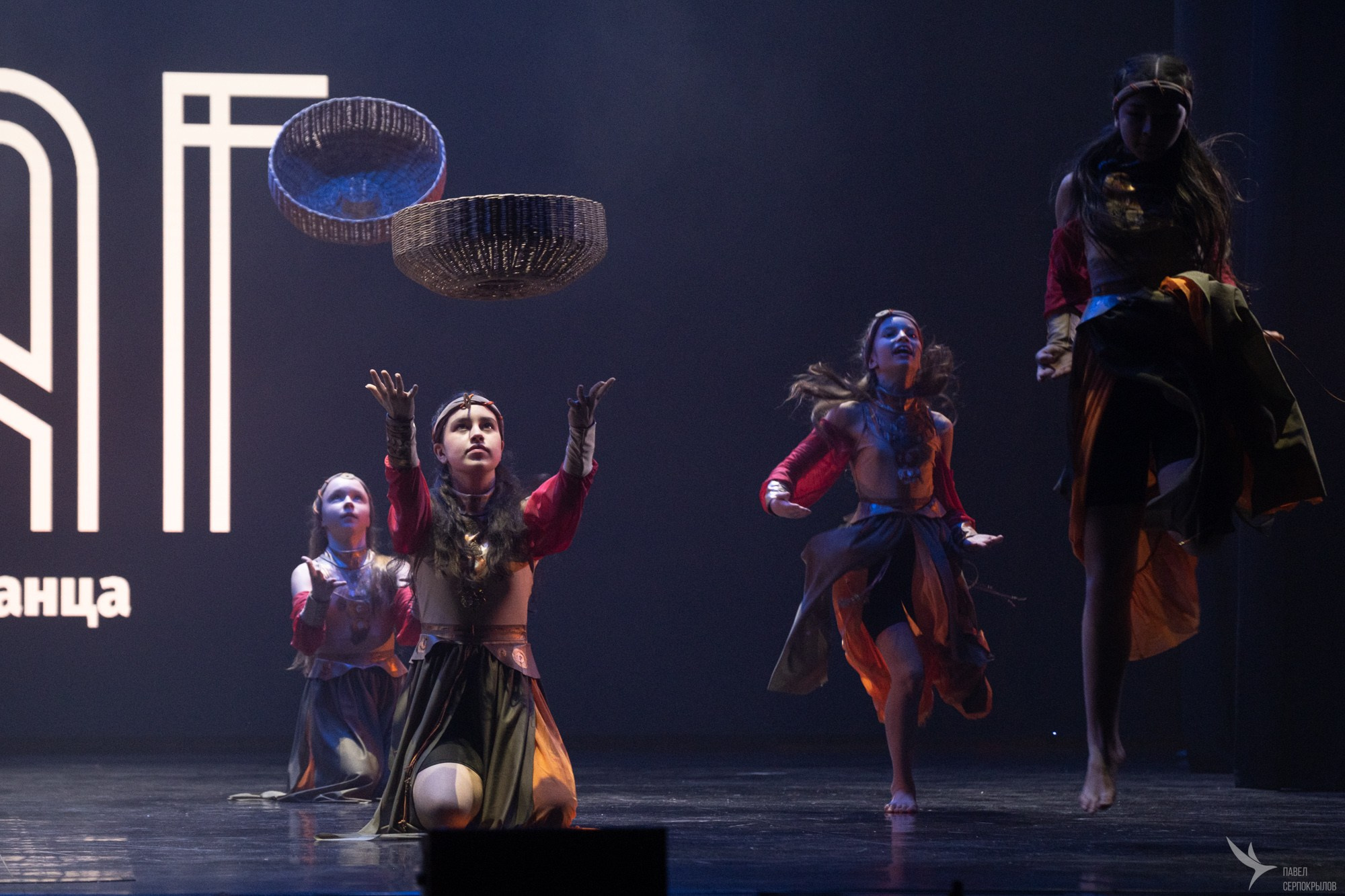 Отчетный концерт студии танца «ШАГ». Репортажный фотограф в Казани Павел Серпокрылов