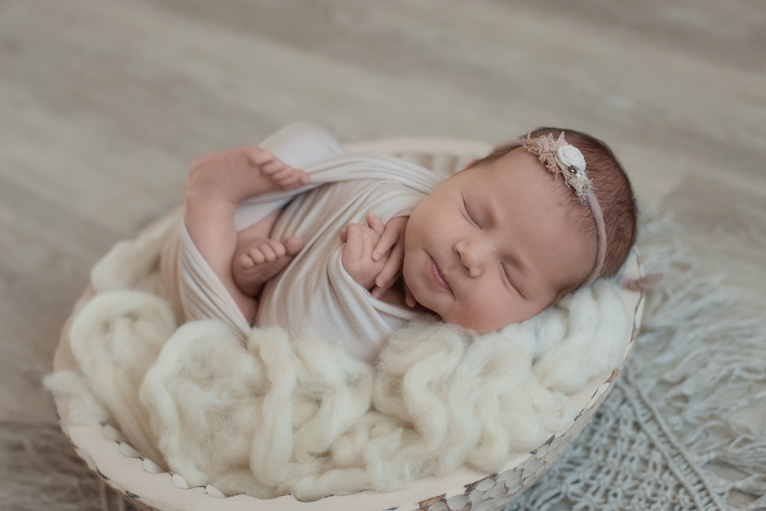 Фотосъемка новорожденного. Фотограф беременности, новорожденных и детей до года в Челябинске Волк