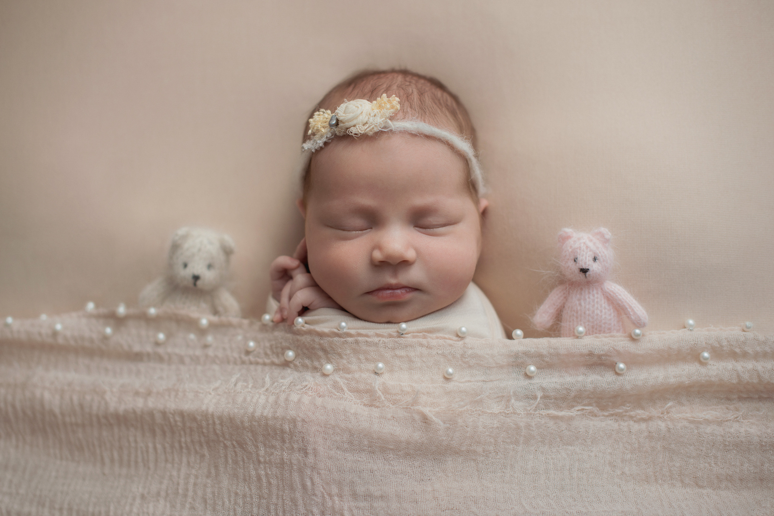 Фотосъемка новорожденного. Фотограф беременности, новорожденных и детей до года в Челябинске Волк