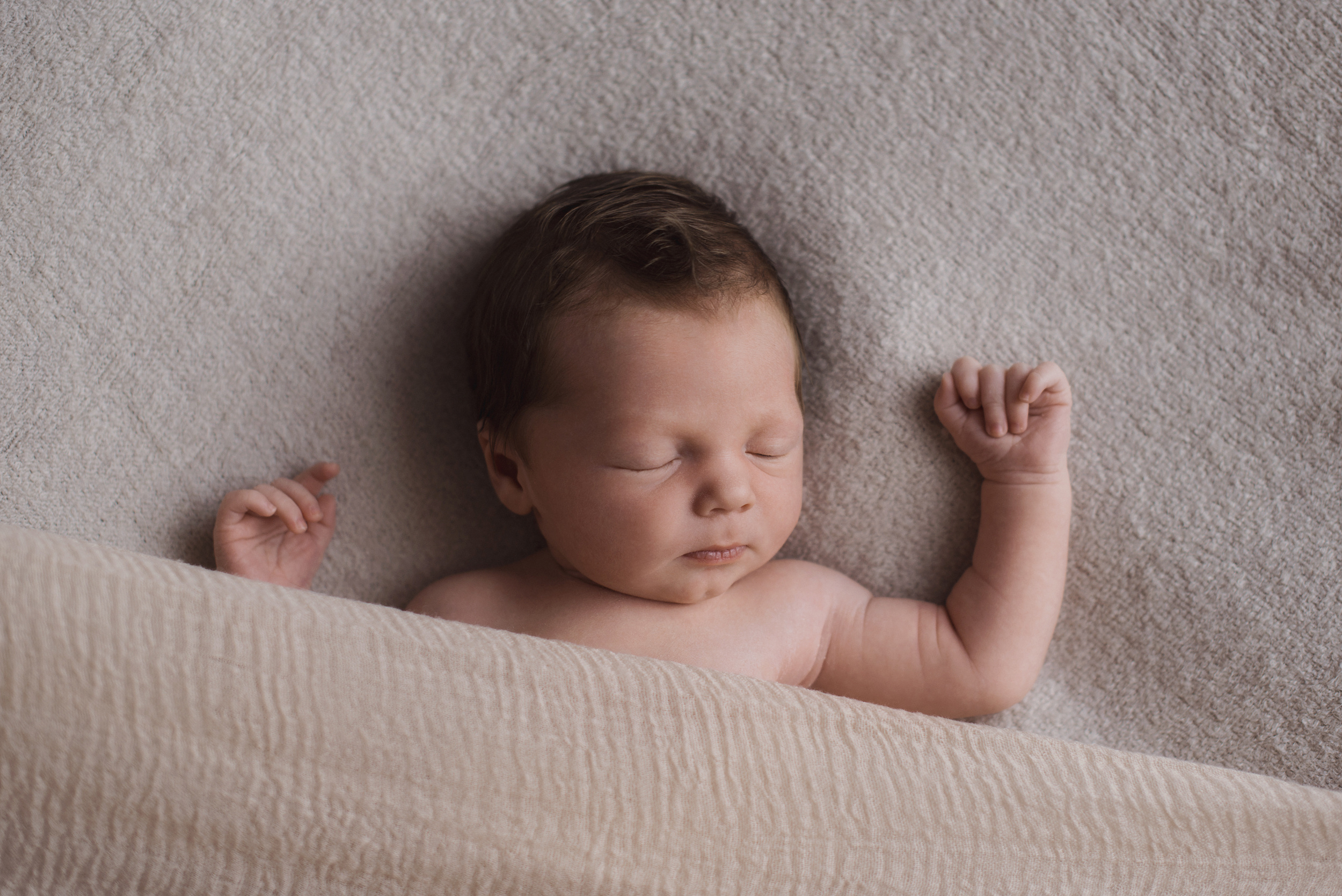 Фотосъемка новорожденного. Фотограф беременности, новорожденных и детей до года в Челябинске Волк