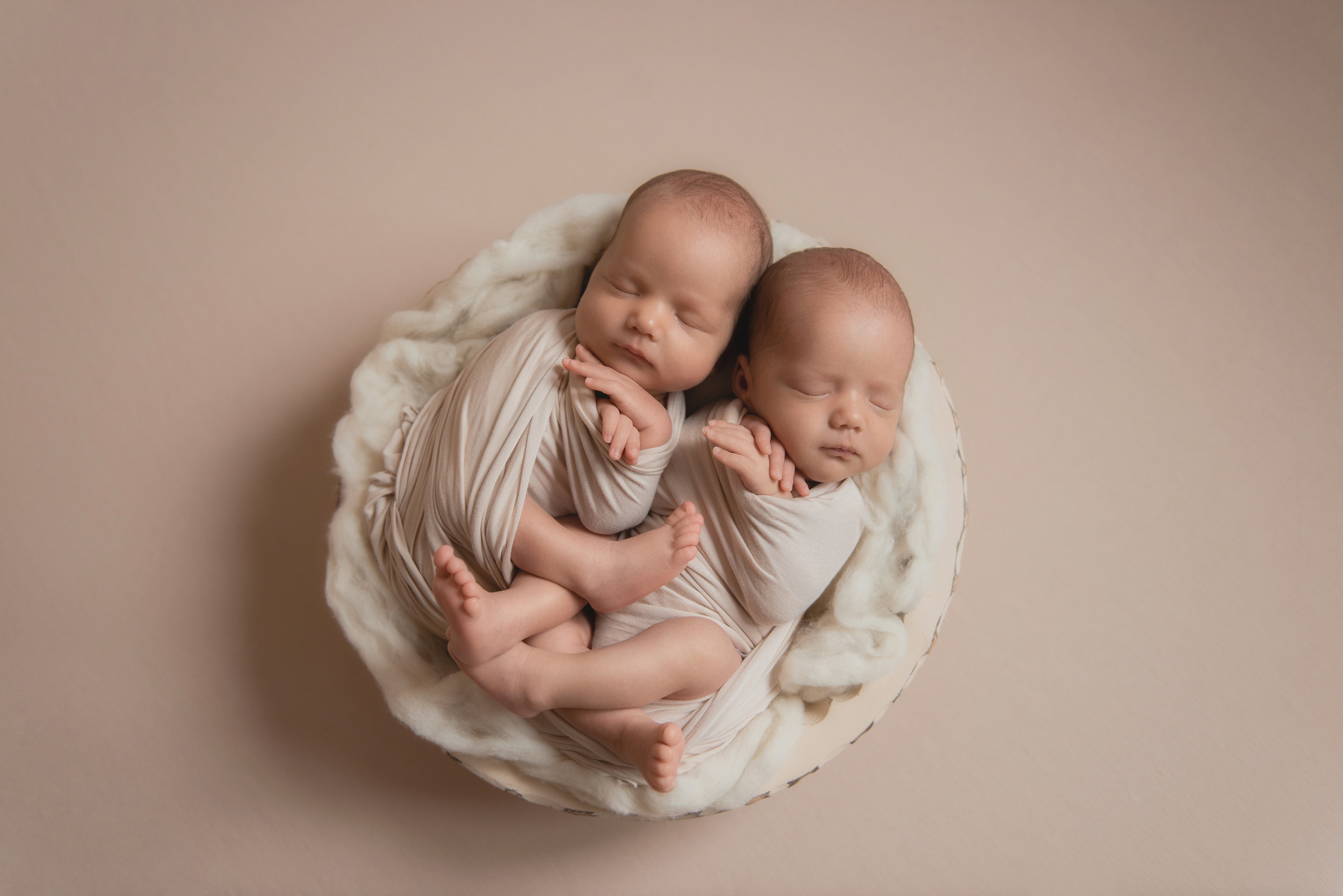 Фотосъемка новорожденного. Фотограф беременности, новорожденных и детей до года в Челябинске Волк