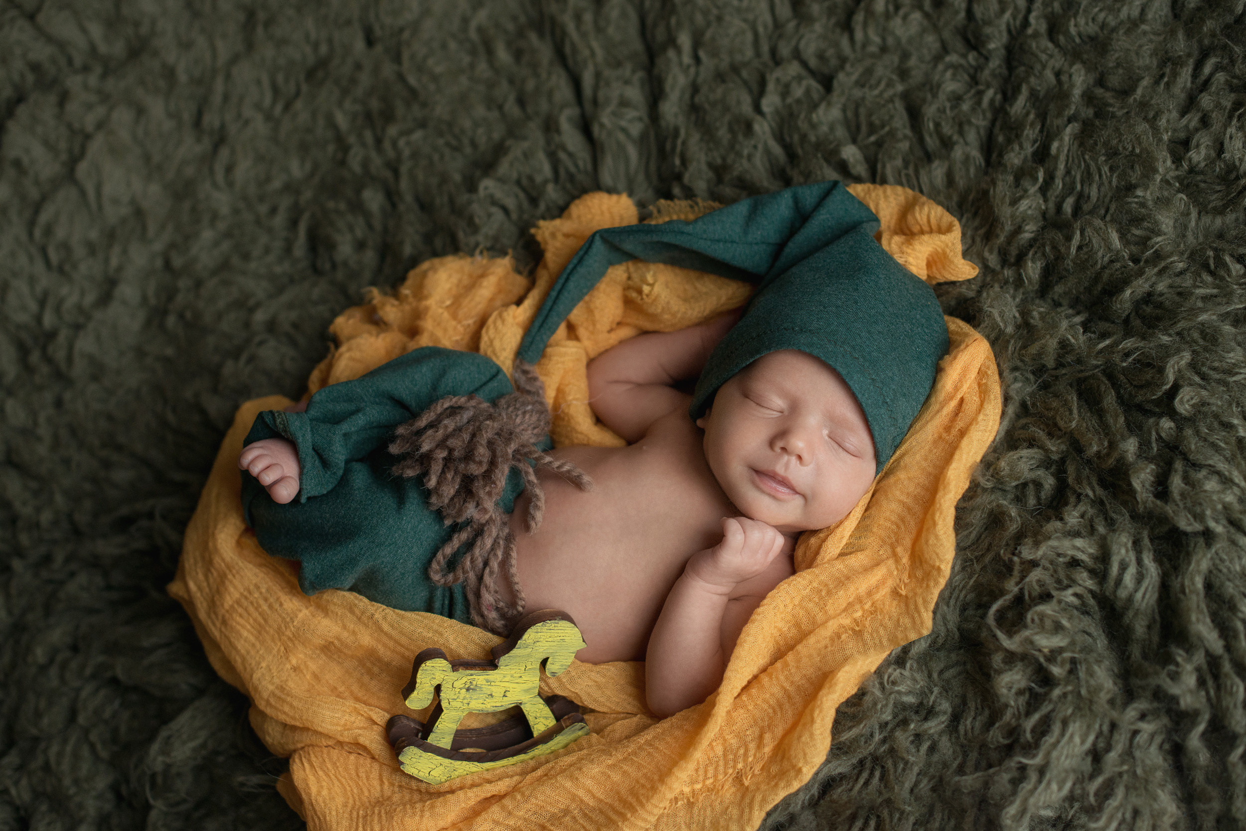 Фотосъемка новорожденного. Фотограф беременности, новорожденных и детей до года в Челябинске Волк