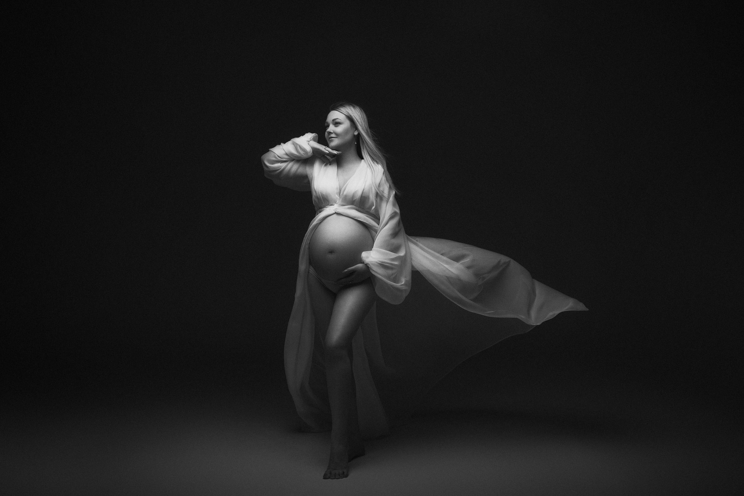 Фотосъемка беременности. Фотограф беременности, новорожденных и детей до года в Челябинске Волк
