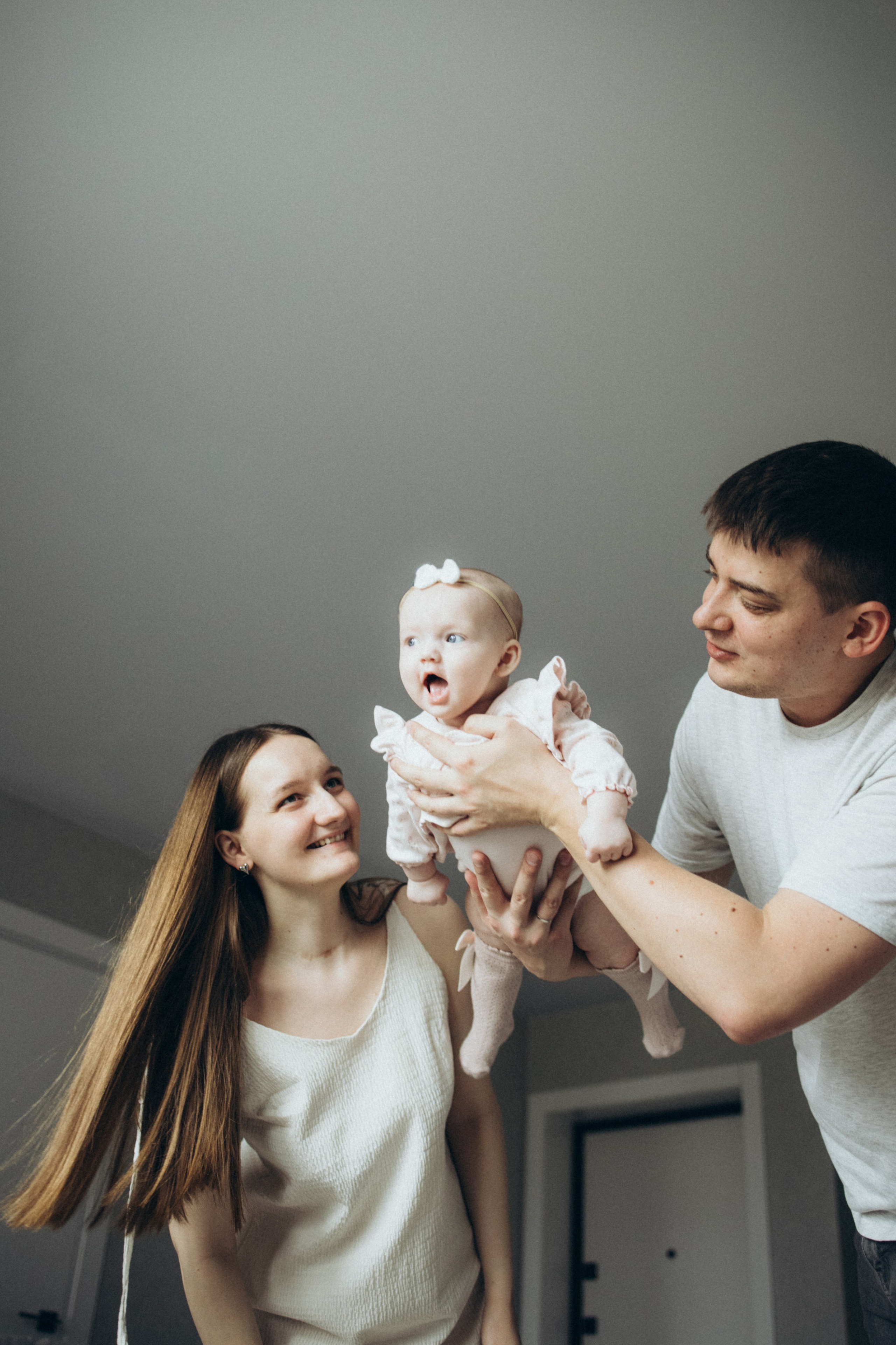 Домашняя съемка с ребенком до 1 года. Семейный фотограф в Минске — Алина Тиханович