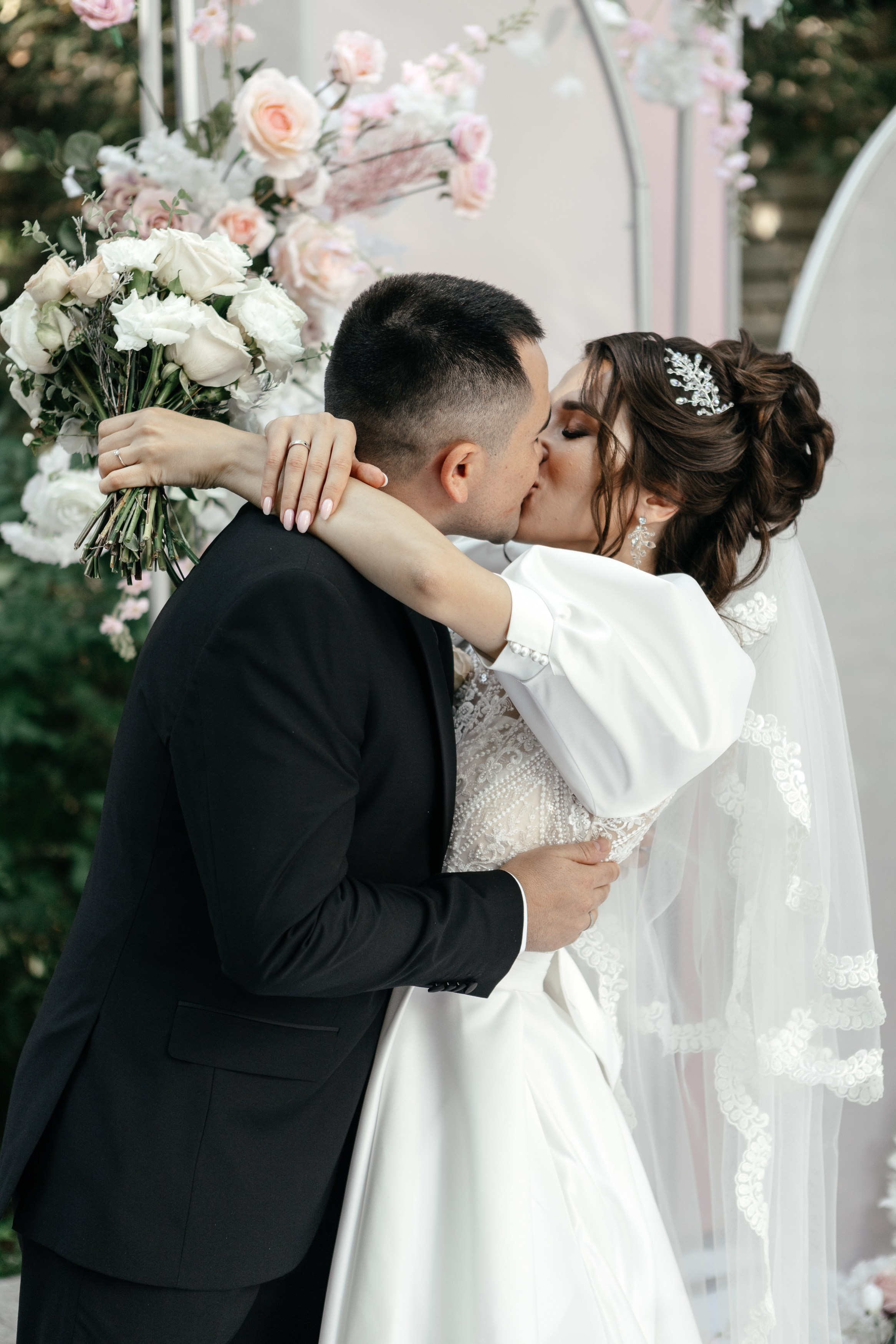 Свадебный фотограф Уфа — Руслан ГабдлисламовЖивые эмоции, красивые кадры, воспоминания на всю жизнь.Работаю по всей Республике Башкортоста. Свадебный фотограф Уфа Руслан Габдлисламов