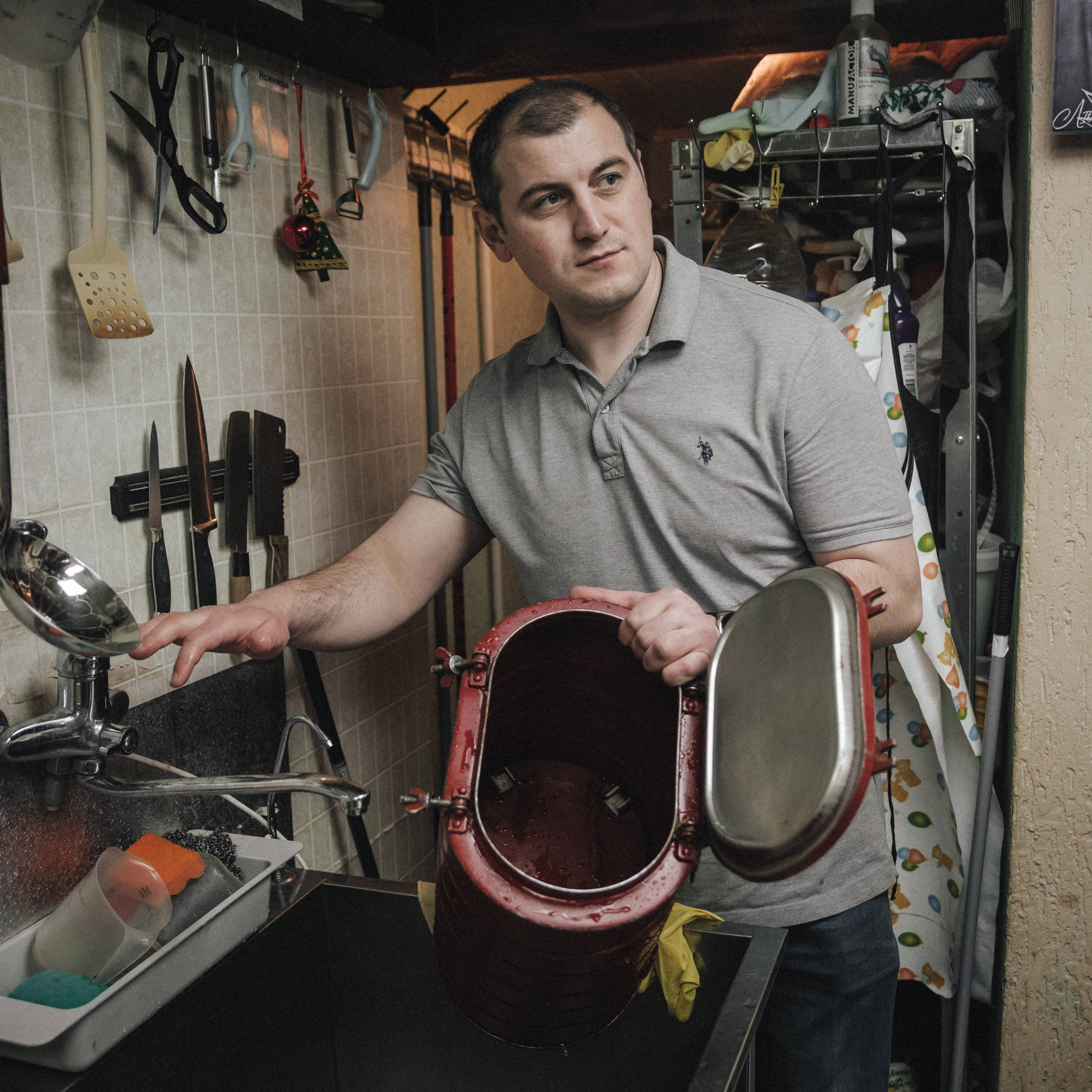 Снова готовка для кормления бездомных. Фотограф в Москве Максим Скоробогатов