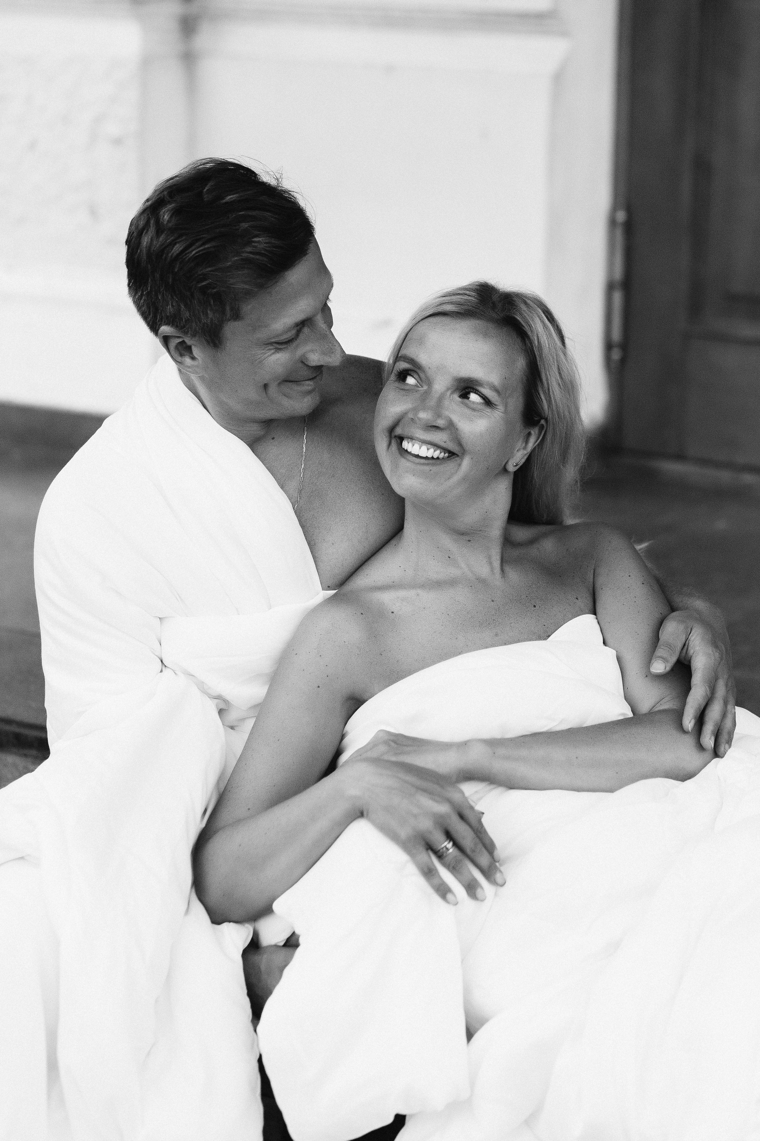 Фотосессия у Театра Чехова в Таганроге: Рассвет в Одеялах на улице Петровская с Олегом и Марией. Свадебный и семейный фотограф в Таганроге Бакарюк Антон