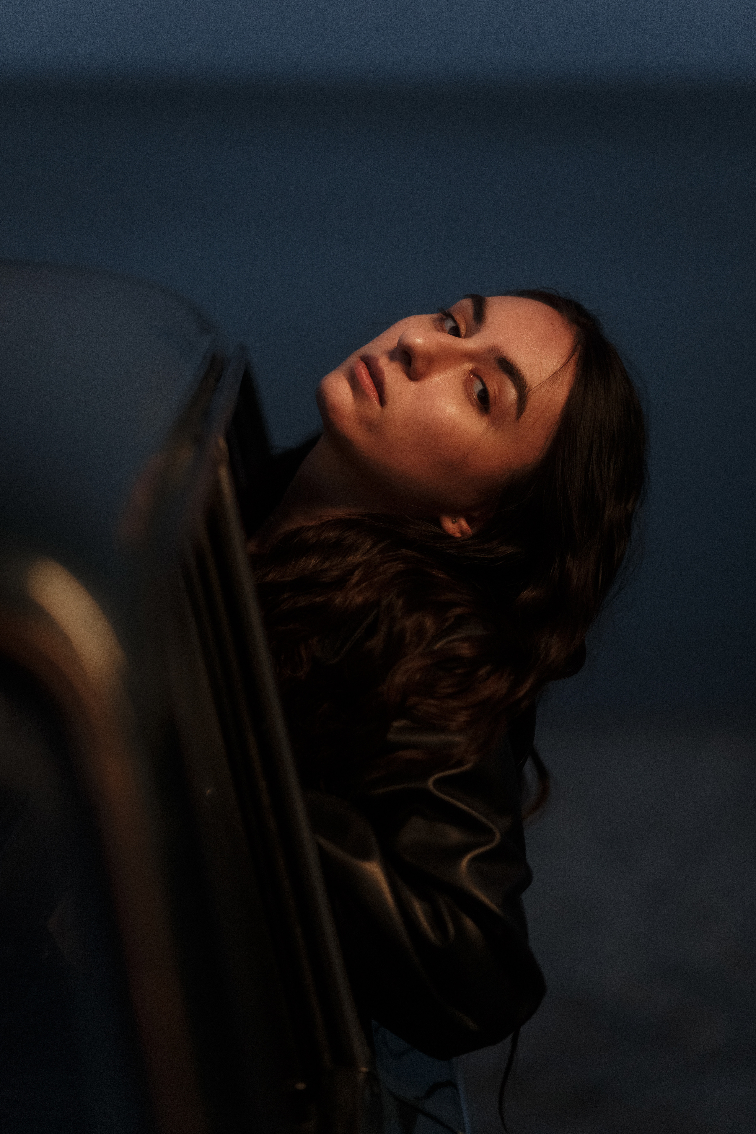 Фотосессия Ярика и Насти на пляже Таганрога на фоне машины. Свадебный и семейный фотограф в Таганроге Бакарюк Антон