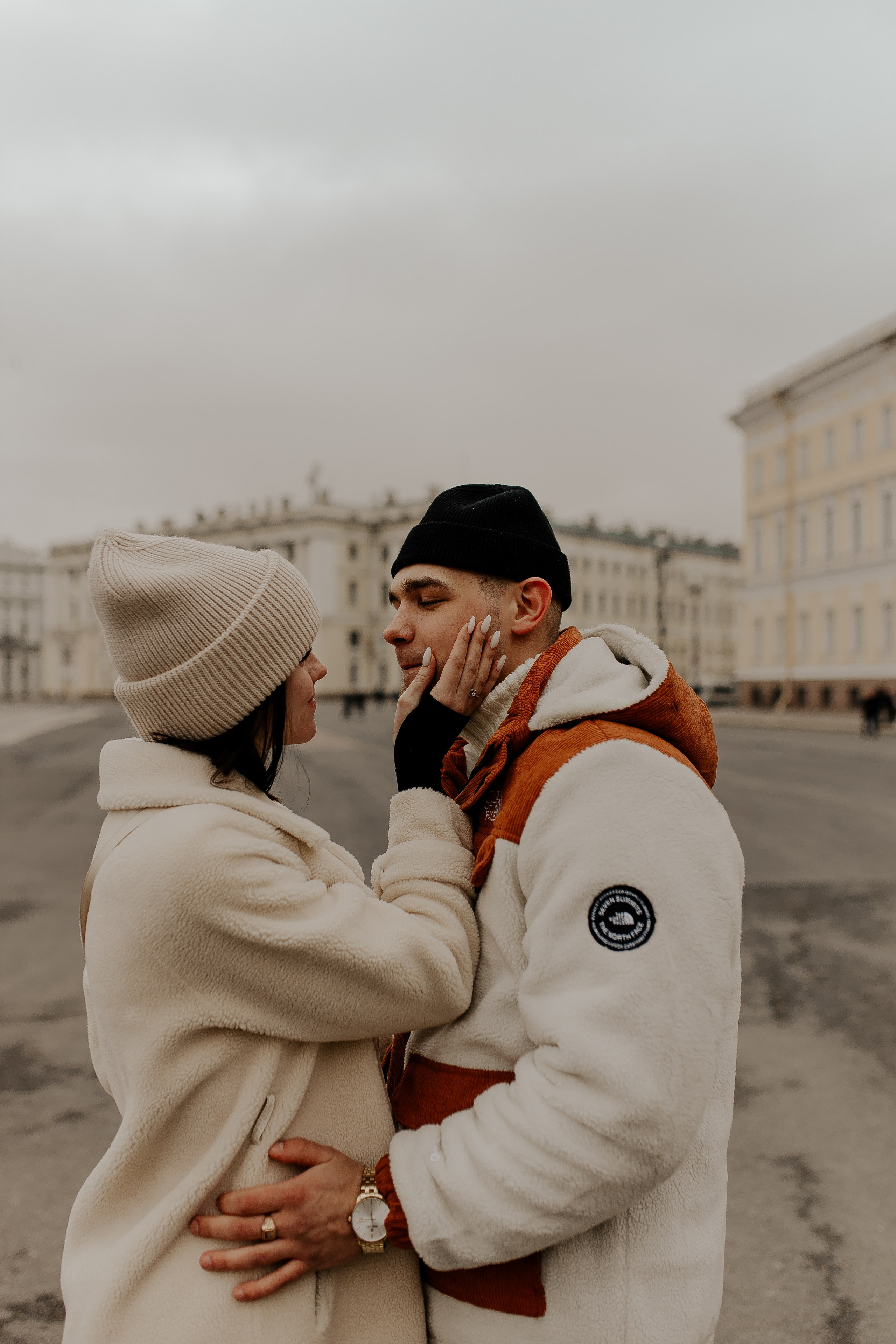 Lovestory на дворцовой площади. Фотограф в Санкт-Петербурге Лиза Семченкова