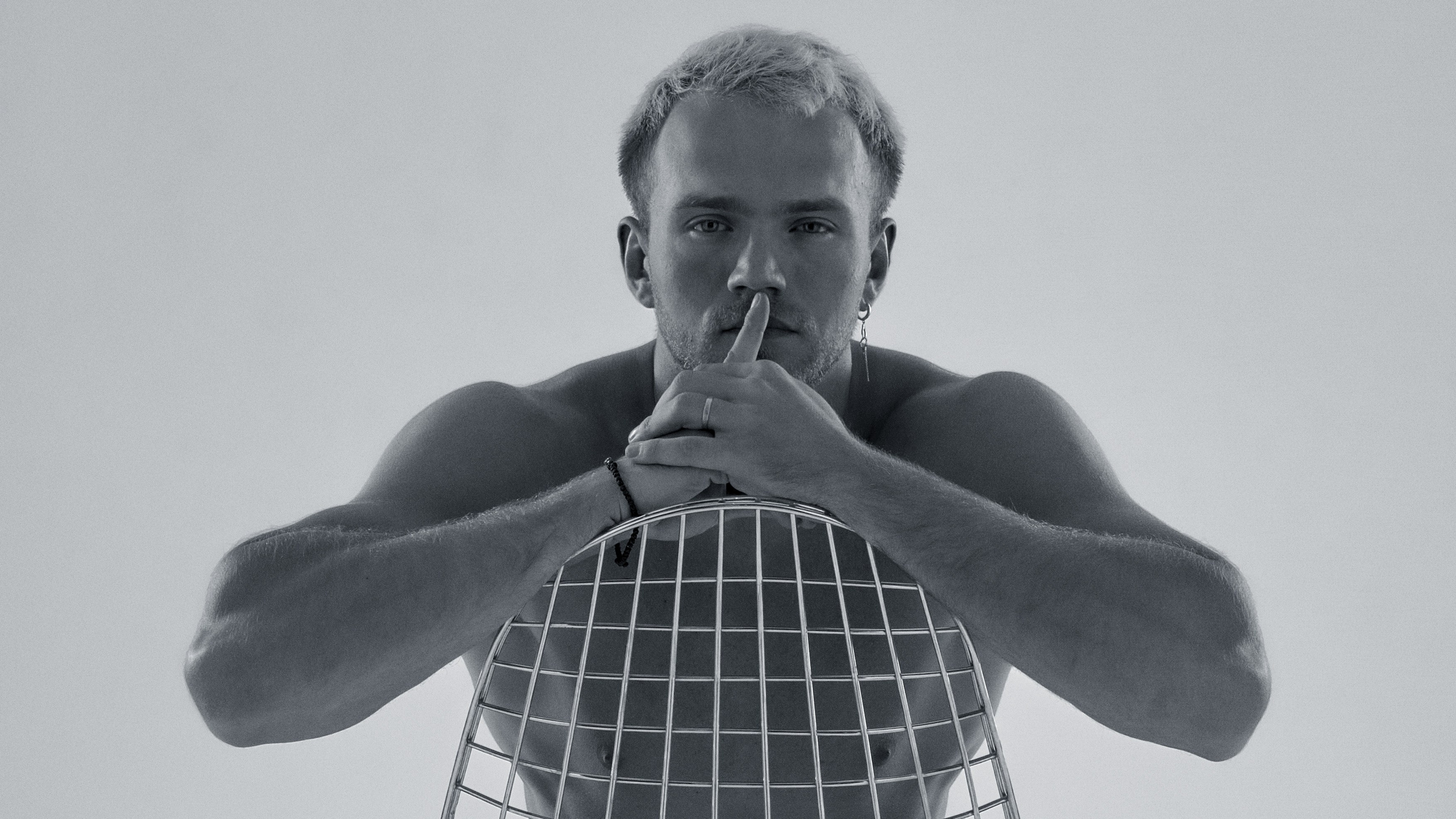 Я  фотограф. Работаю в городе Москва,