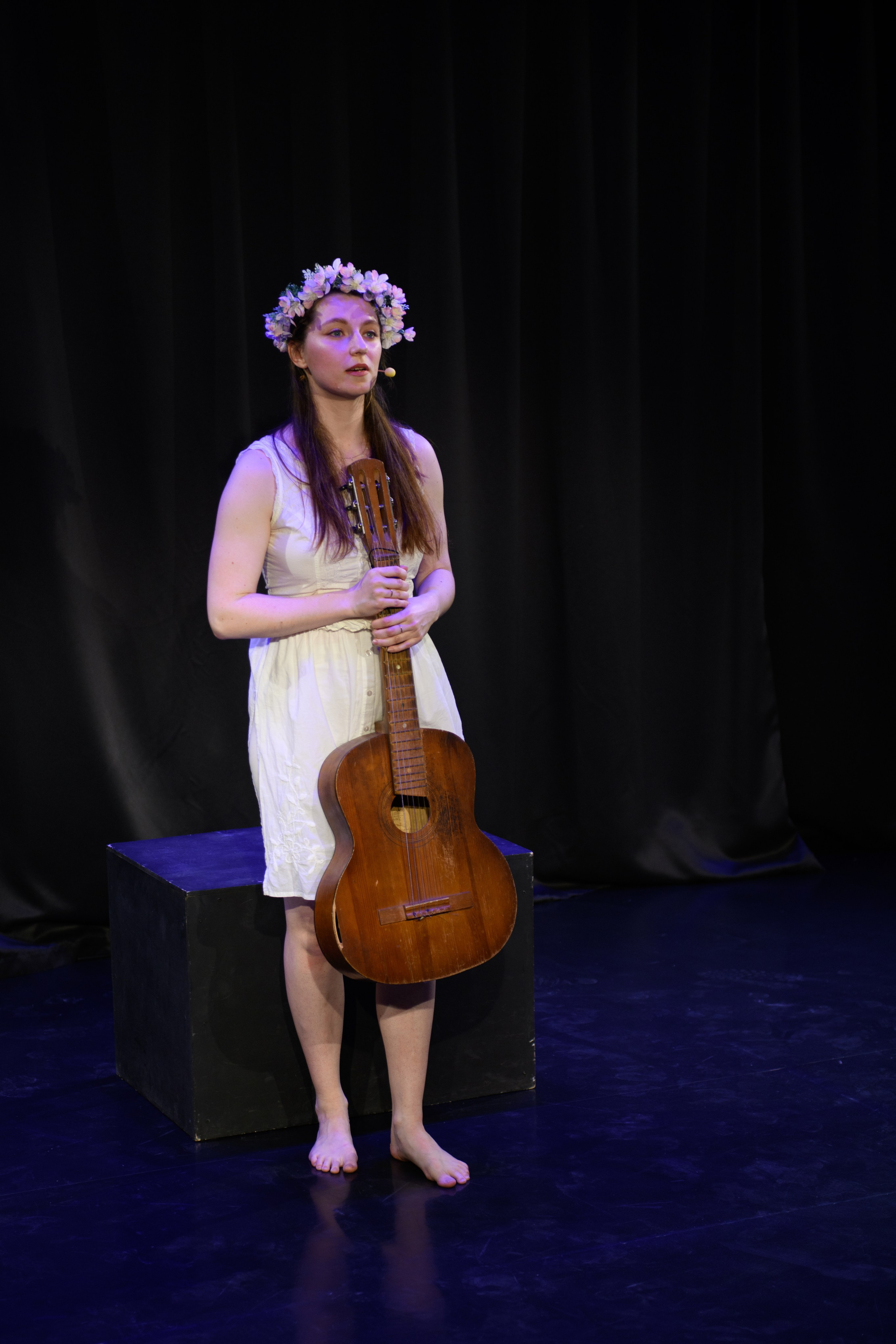 За нарисованным очагом. Организация и проведение фотосъемок в Санкт-Петербурге. Фотограф Смирягин Илья