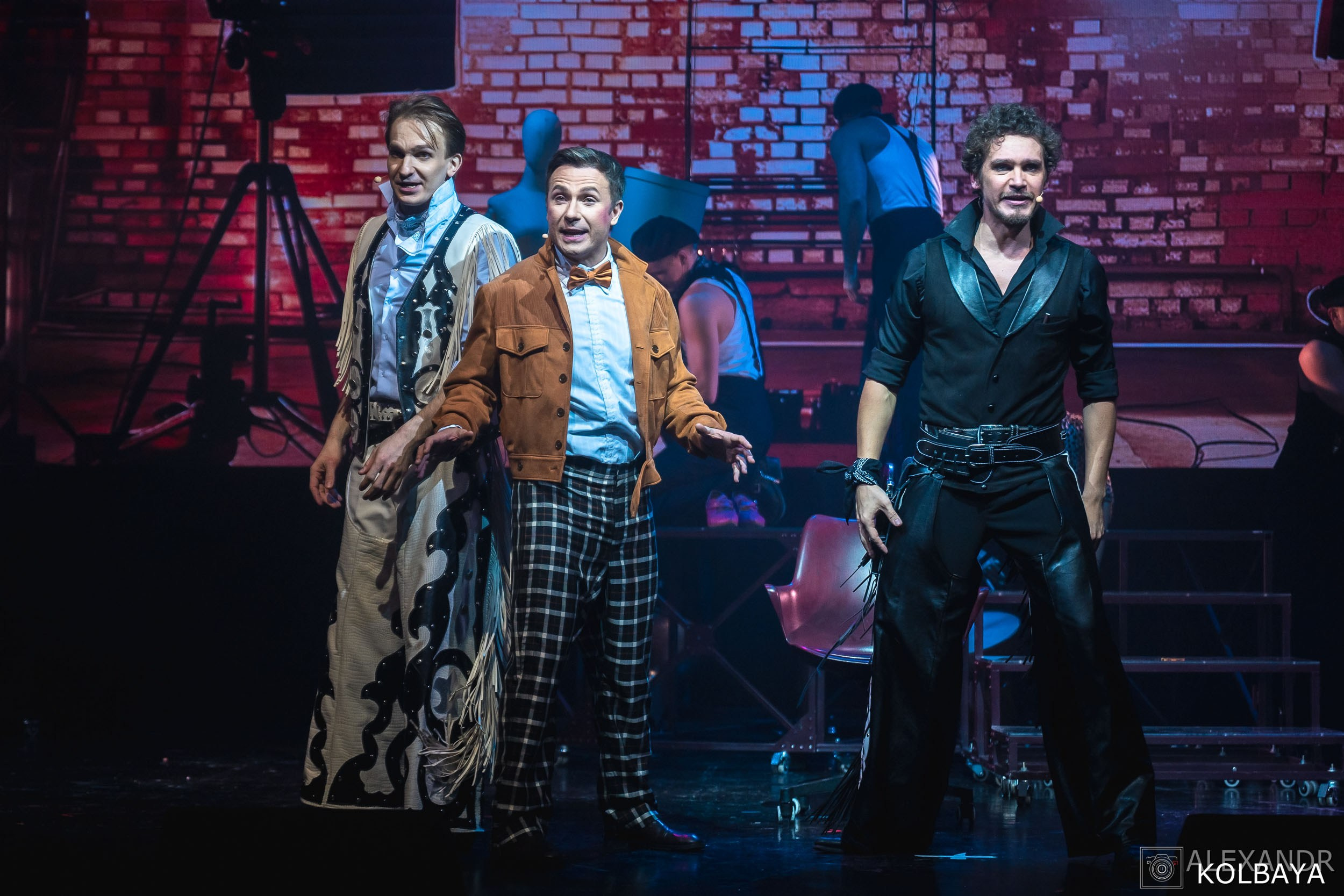 Фотографии со спектакля «Привет, я тетя Чарли». Концертный и театральный репортажный фотограф в Москве Александр Колбая