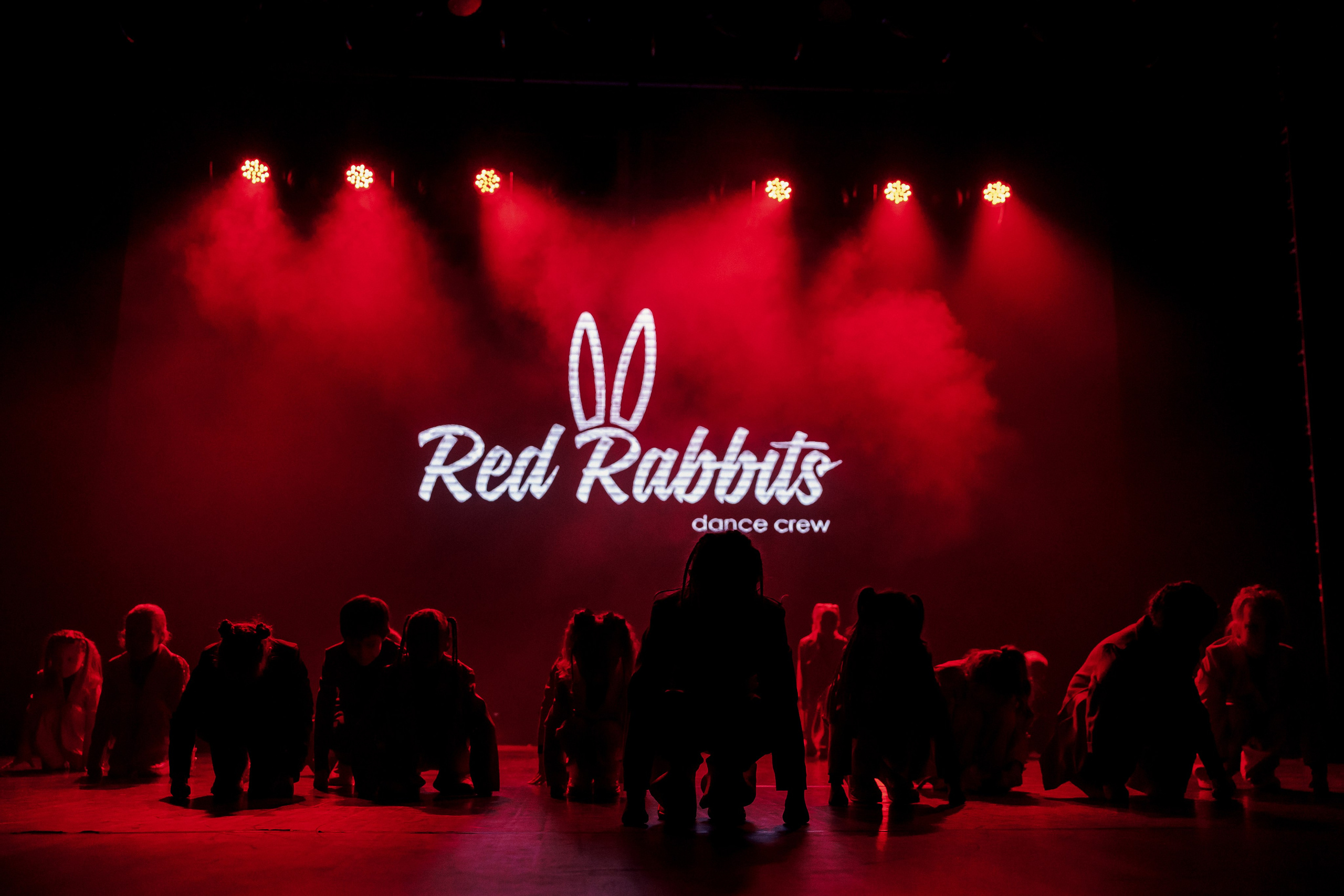 Отчётный концерт танцевальной школы «Red Rabbits» 2025. Лёшка Варзегов — фотограф