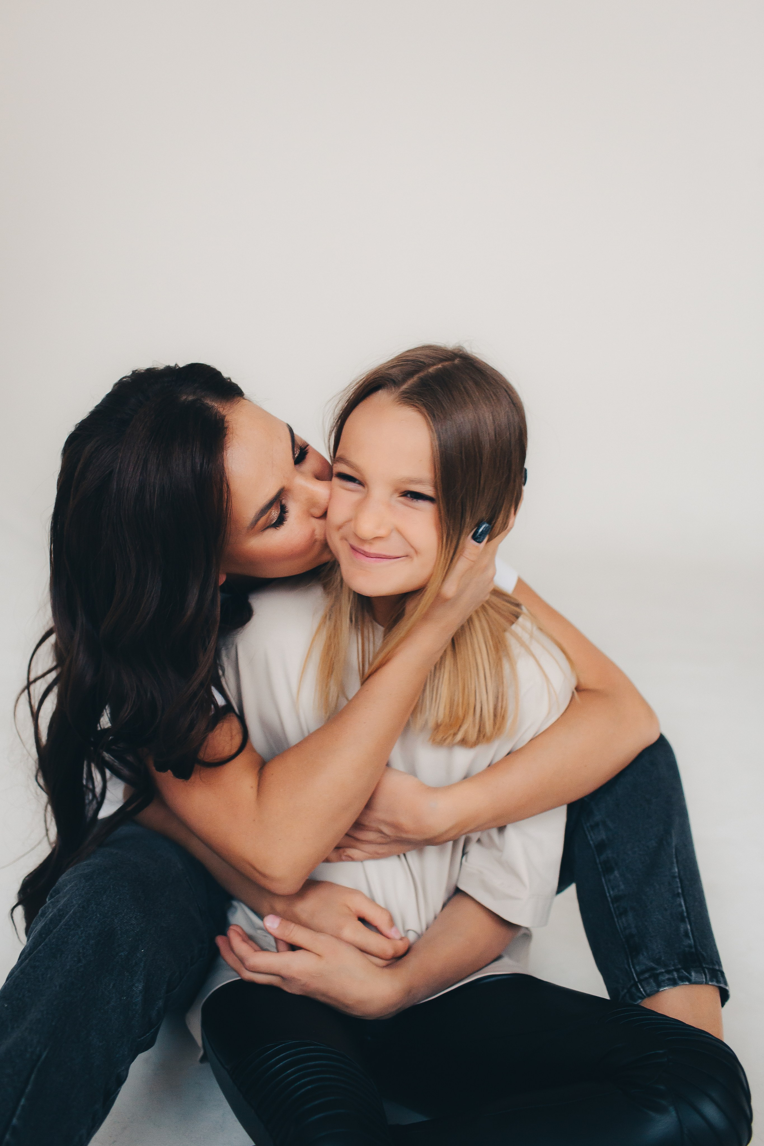 Семейная съёмка на белом фоне. Фотограф Евгения Мальцева, Архангельск