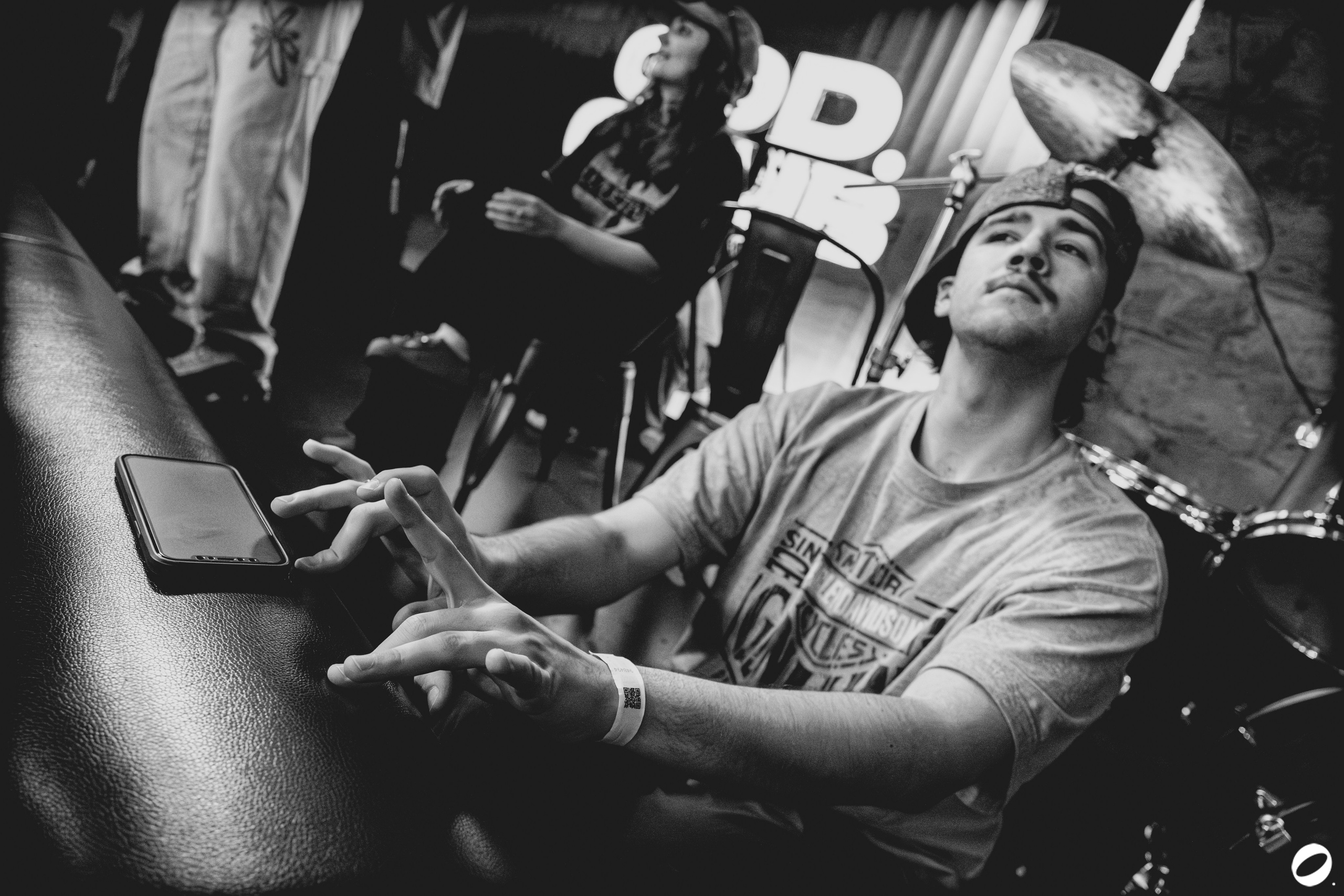 ODD.CLUB 04/04 (@youlovebu). Соня бу тебя сфоткала