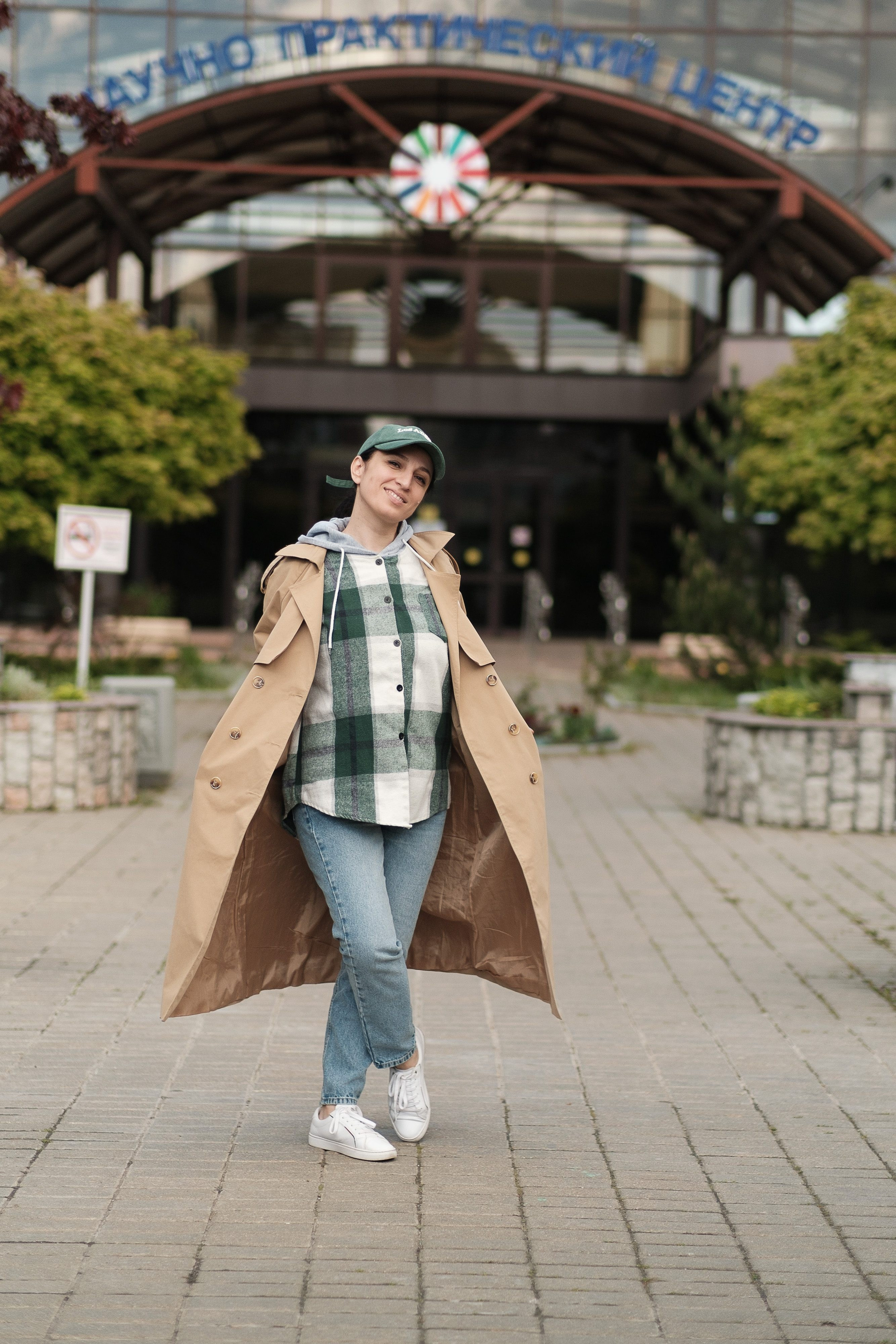 Зита Легоева позирует фотосессия в Солнцево