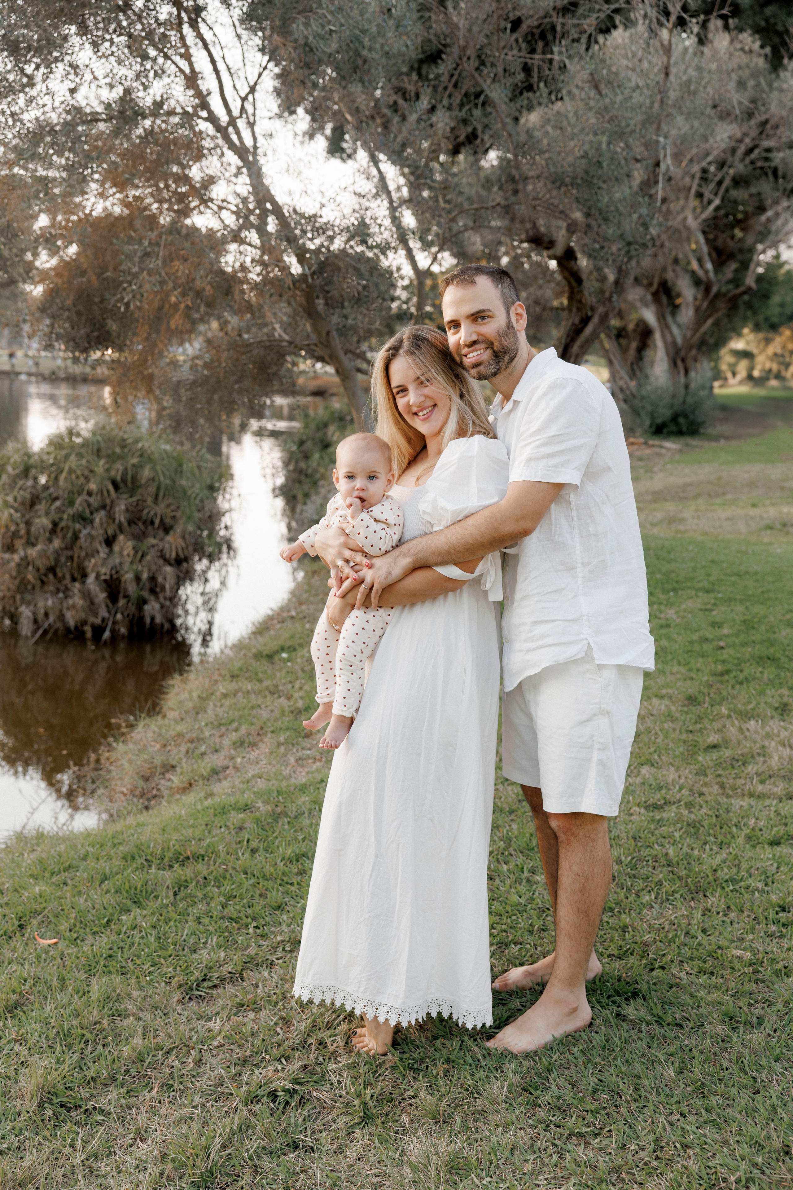 First year photoshoot inside the park (sunset). Wedding and family photographer