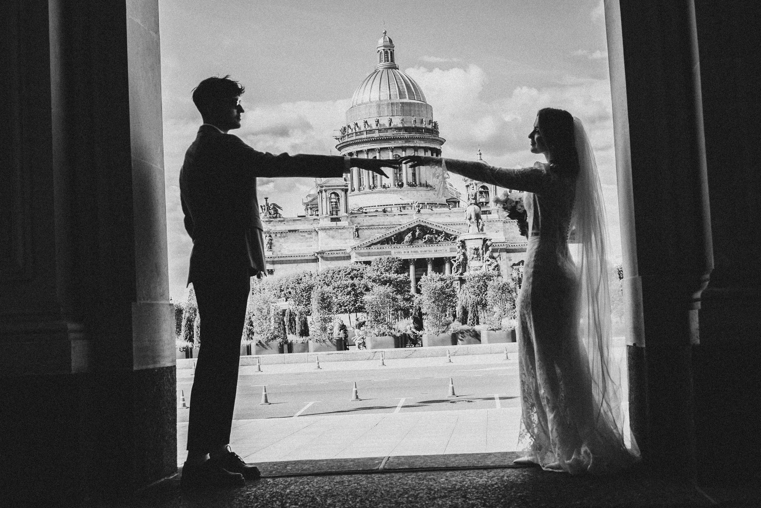 СВАДЕБНАЯ ПРОГУЛКА ВОЗЕ ИСАИКЕВСКОГО СОБОРА АСТОРИИ И ЗАКОНОДАЛЕТНОГО СОБРАНИЯ. Профессиональный фотограф, Санкт-Петербург — Виктория Богомолова